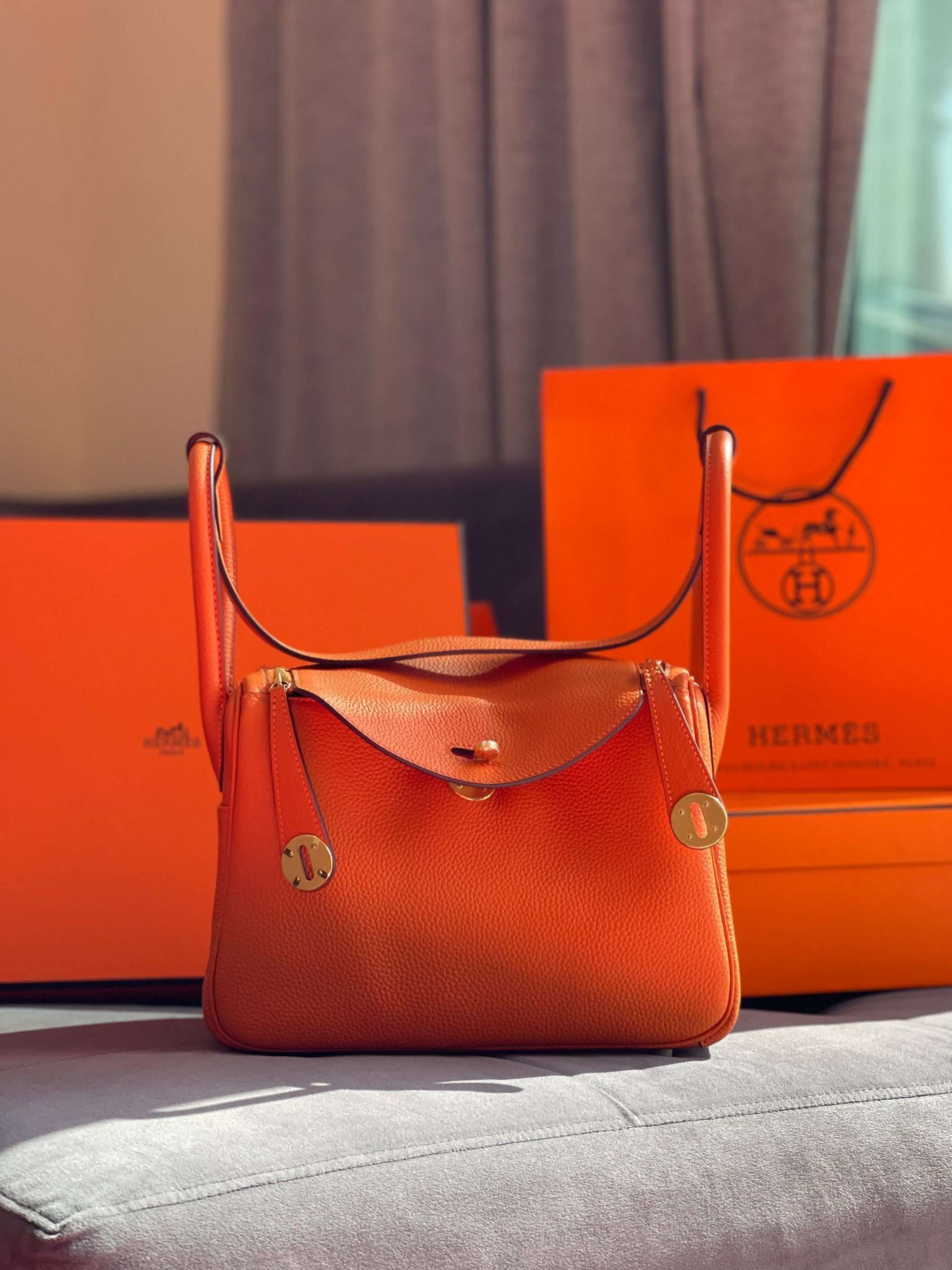 Hermès Lindy Togo Bag – Luxury Everyday Handcrafted Tote