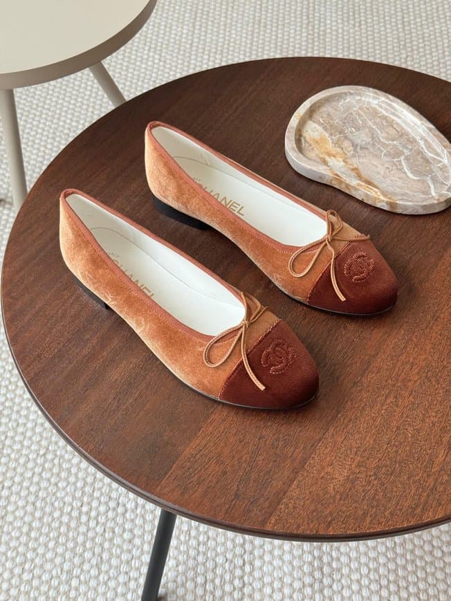 Chanel Velvet Ballerina Flats – Soft Touch, Pure Elegance