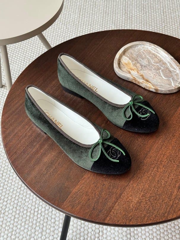 Chanel Velvet Ballerina Flats – Soft Touch, Pure Elegance