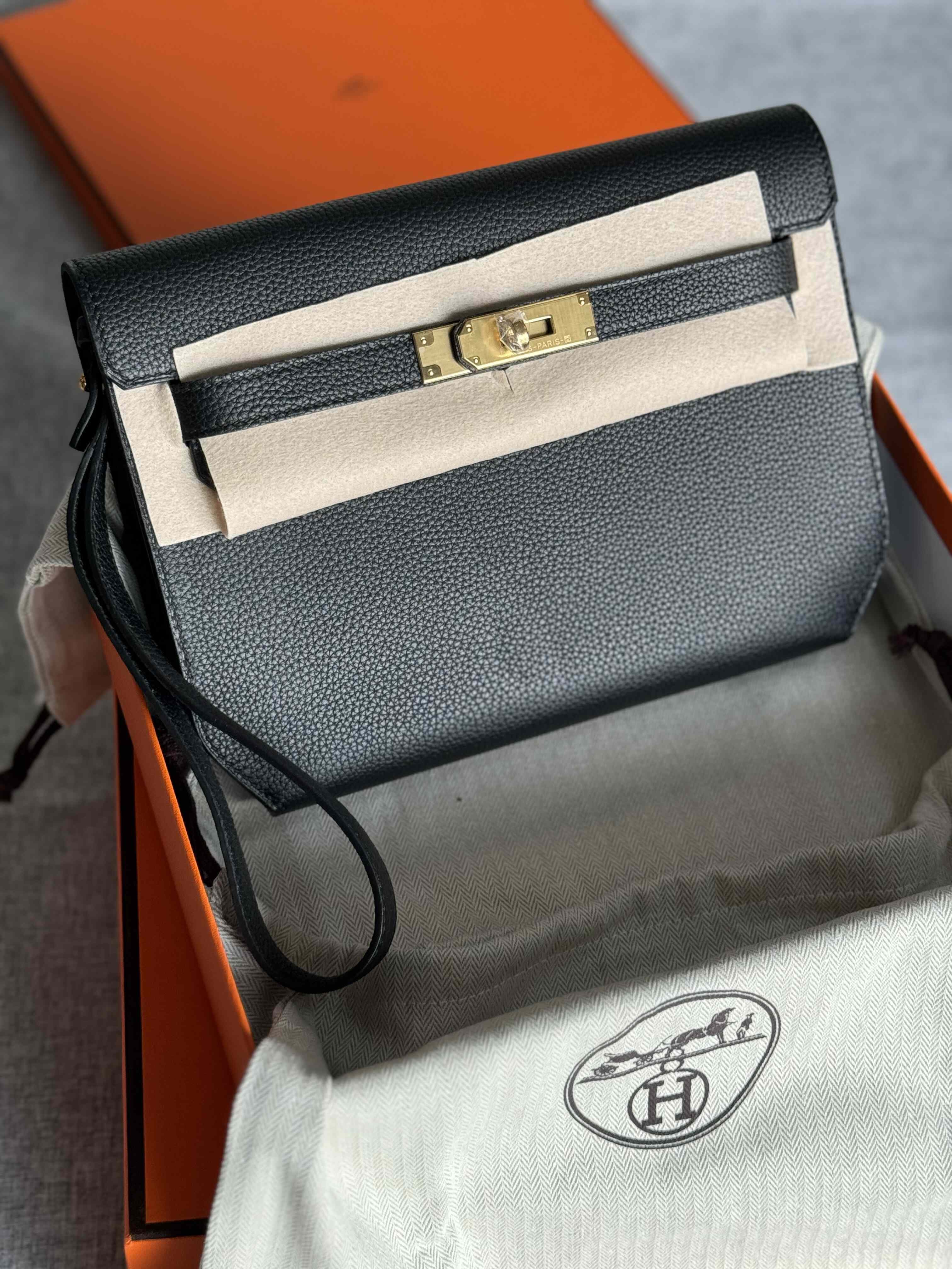 Hermès Kelly Depeche Togo – Classic Texture, Modern Power