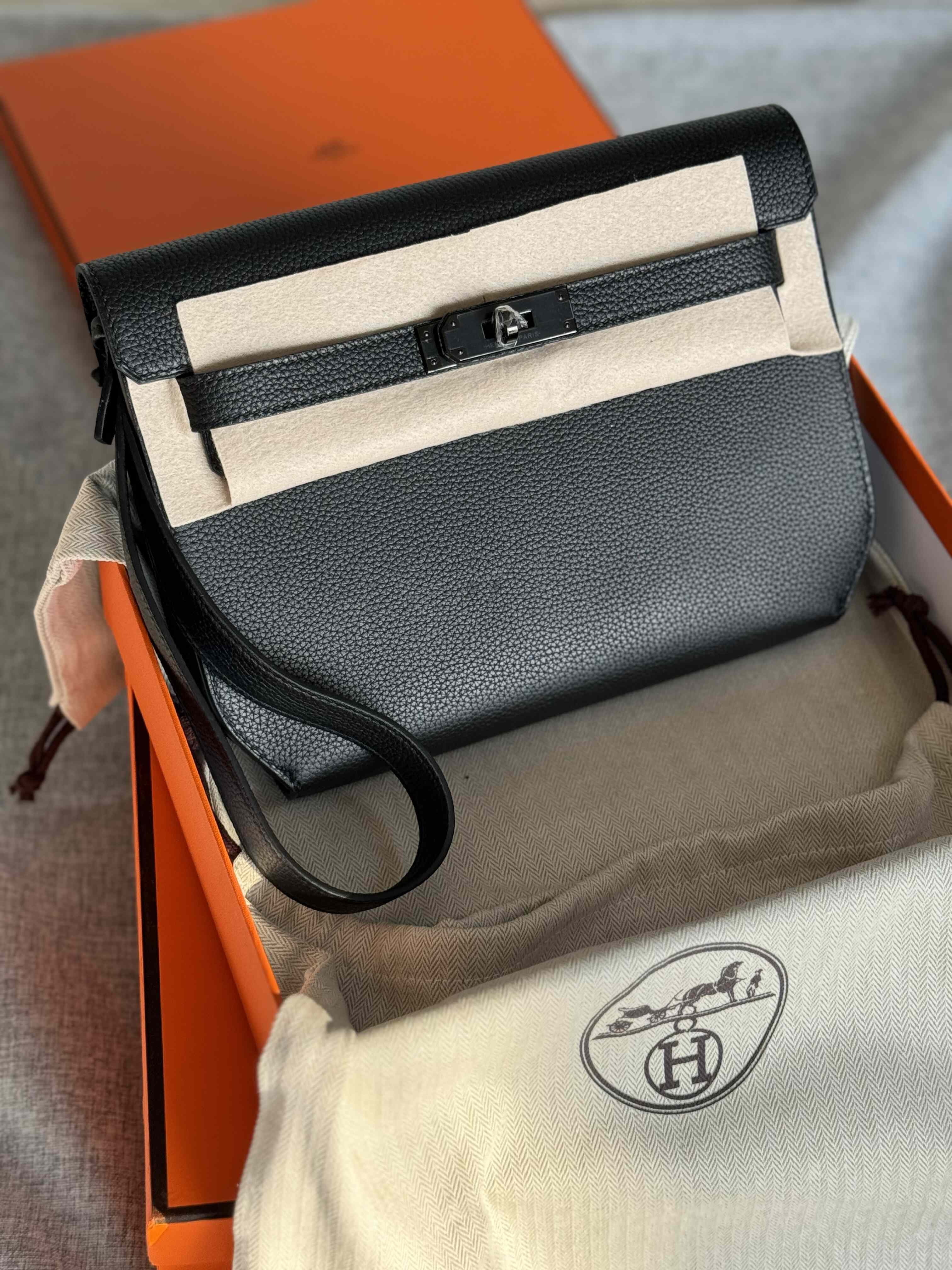Hermès Kelly Depeche Togo – Classic Texture, Modern Power