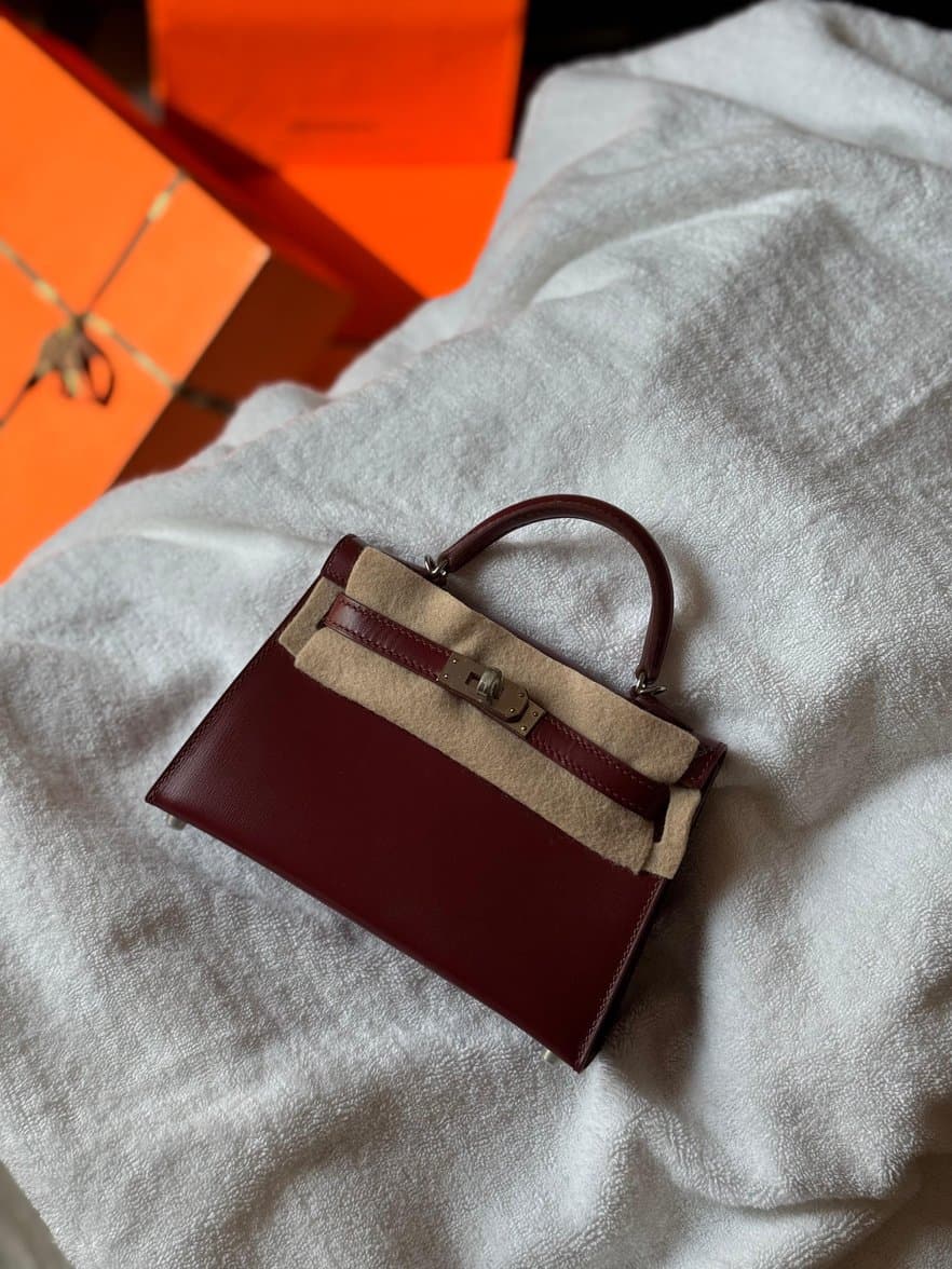 Hermès Mini Kelly Box Calf – Timeless Parisian Elegance