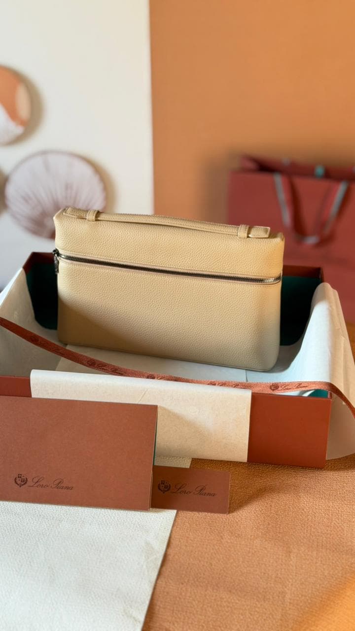 Loro Piana Extra Pouch L29 – Men’s Grained Calfskin Luxury Bag