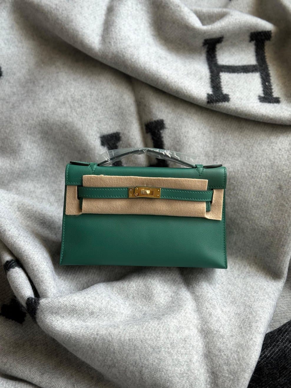 Hermès Kelly Pochette Swift – All Colors & Hardware Options