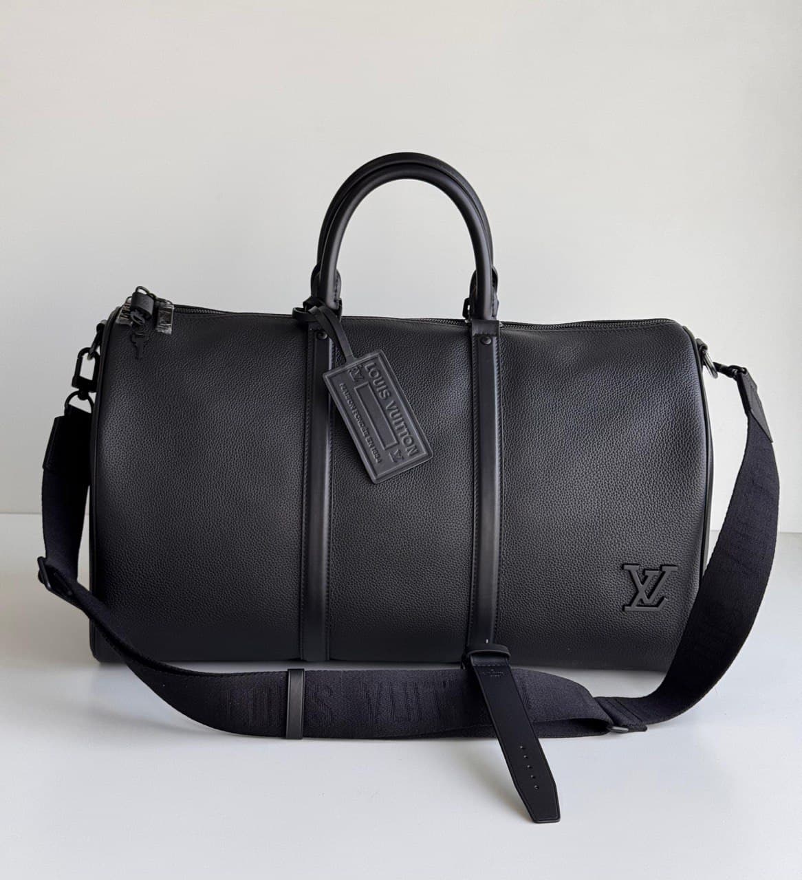Louis Vuitton Keepall Bandoulière Luxury Travel Bag