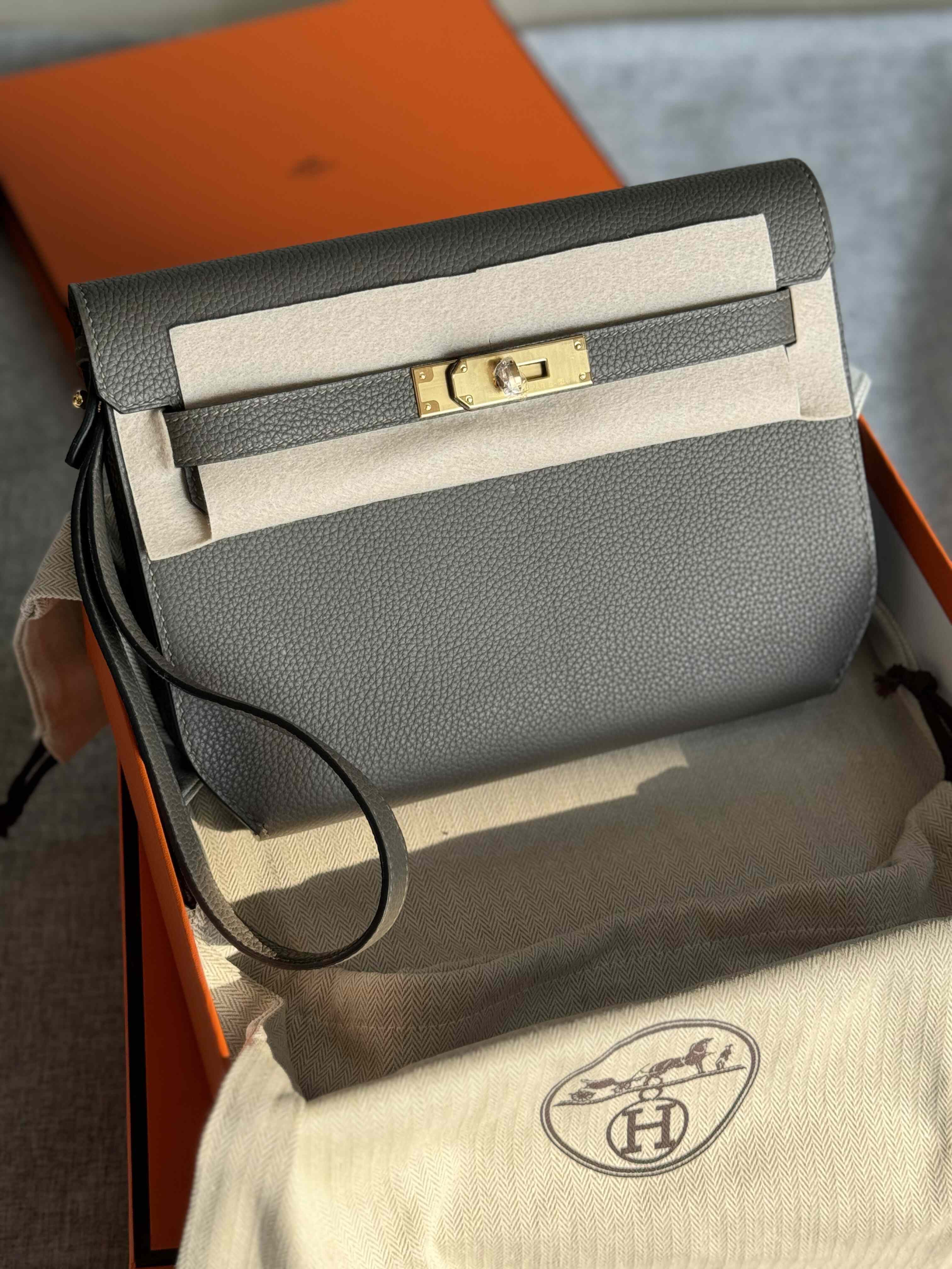 Hermès Kelly Depeche Togo – Classic Texture, Modern Power