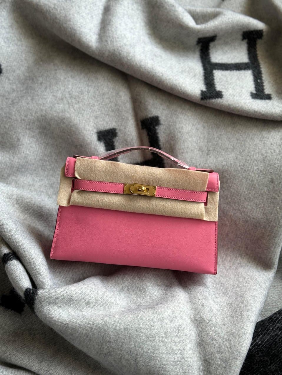 Hermès Kelly Pochette Swift – All Colors & Hardware Options
