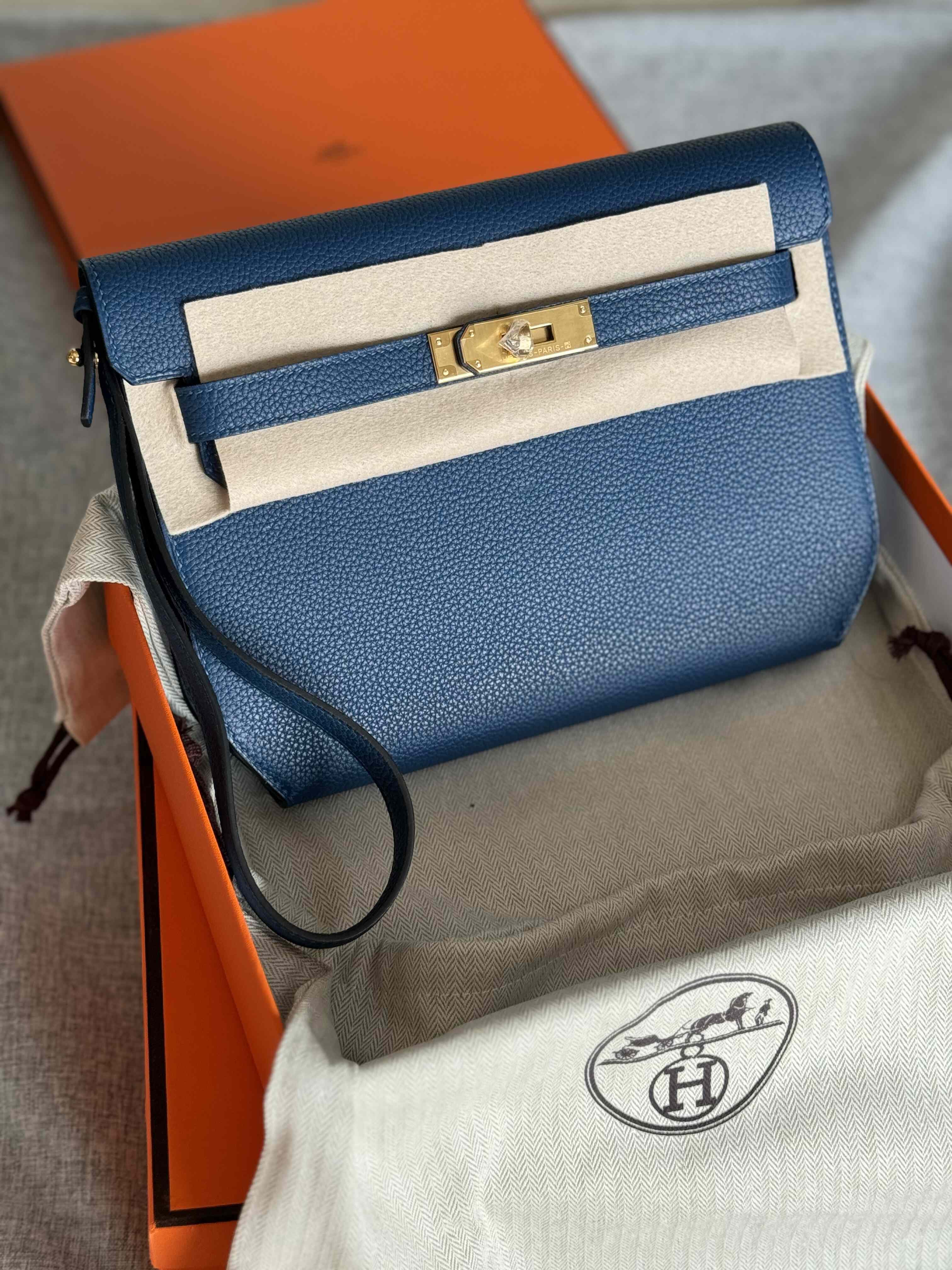 Hermès Kelly Depeche Togo – Classic Texture, Modern Power