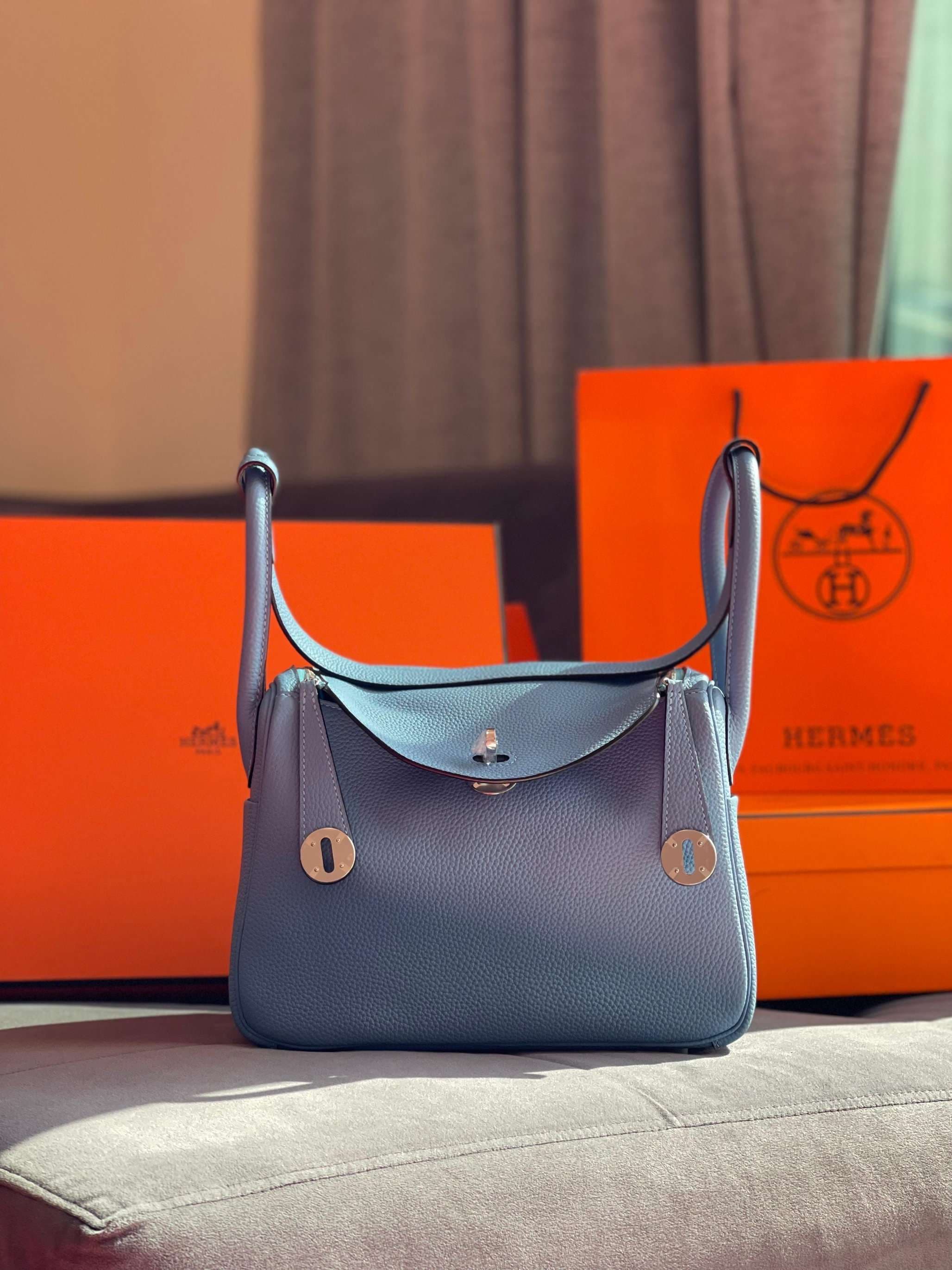 Hermès Lindy Togo Bag – Luxury Everyday Handcrafted Tote