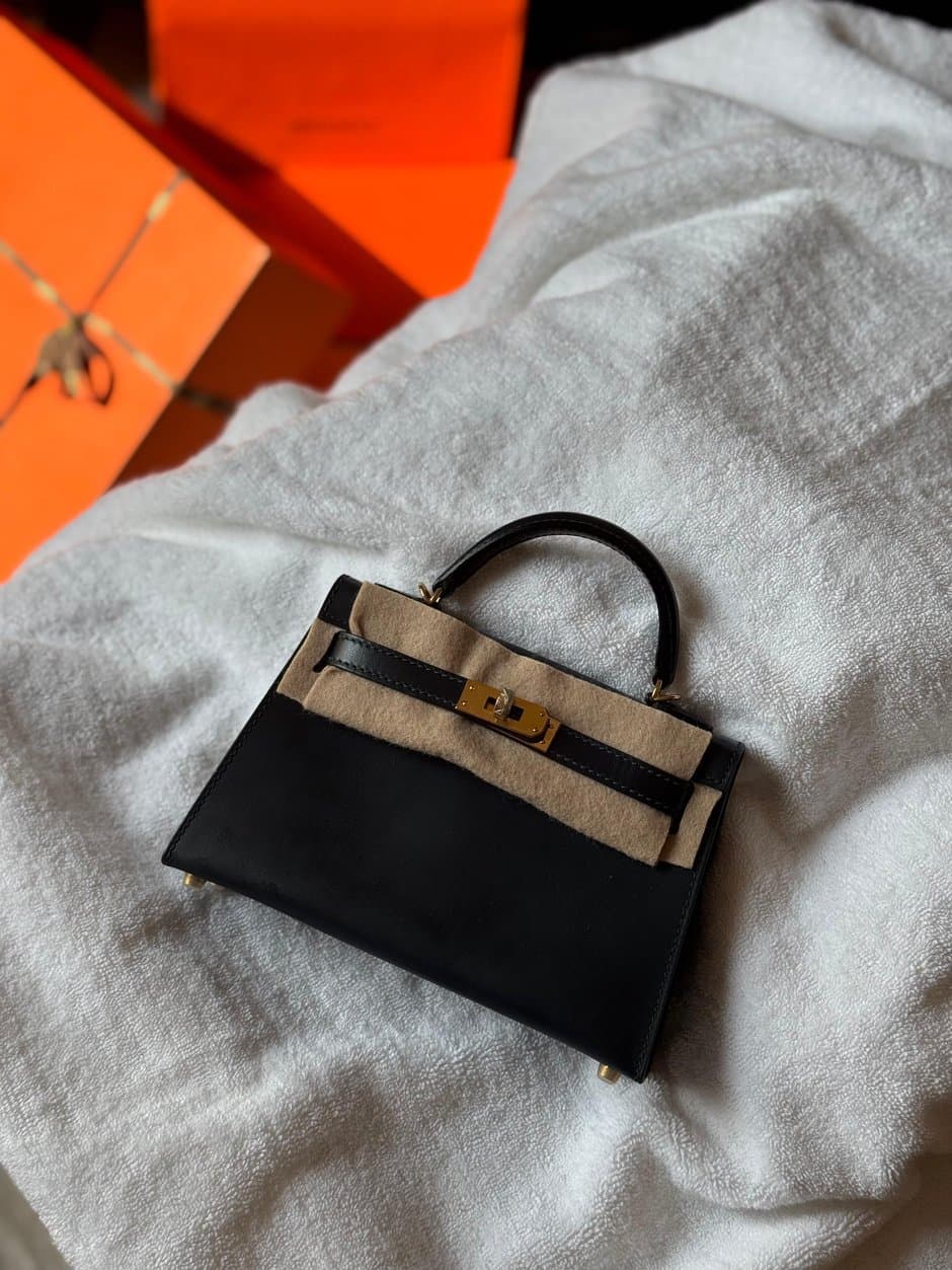Hermès Mini Kelly Box Calf – Timeless Parisian Elegance