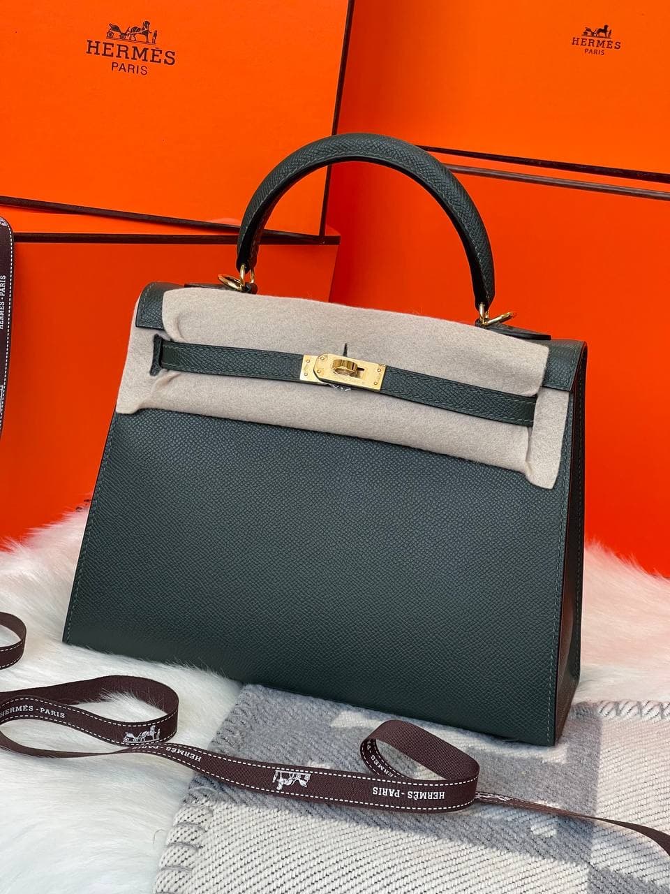 Hermès Kelly 25 Epsom Leather Bag – Full Color Collection Available in UAE & GCC