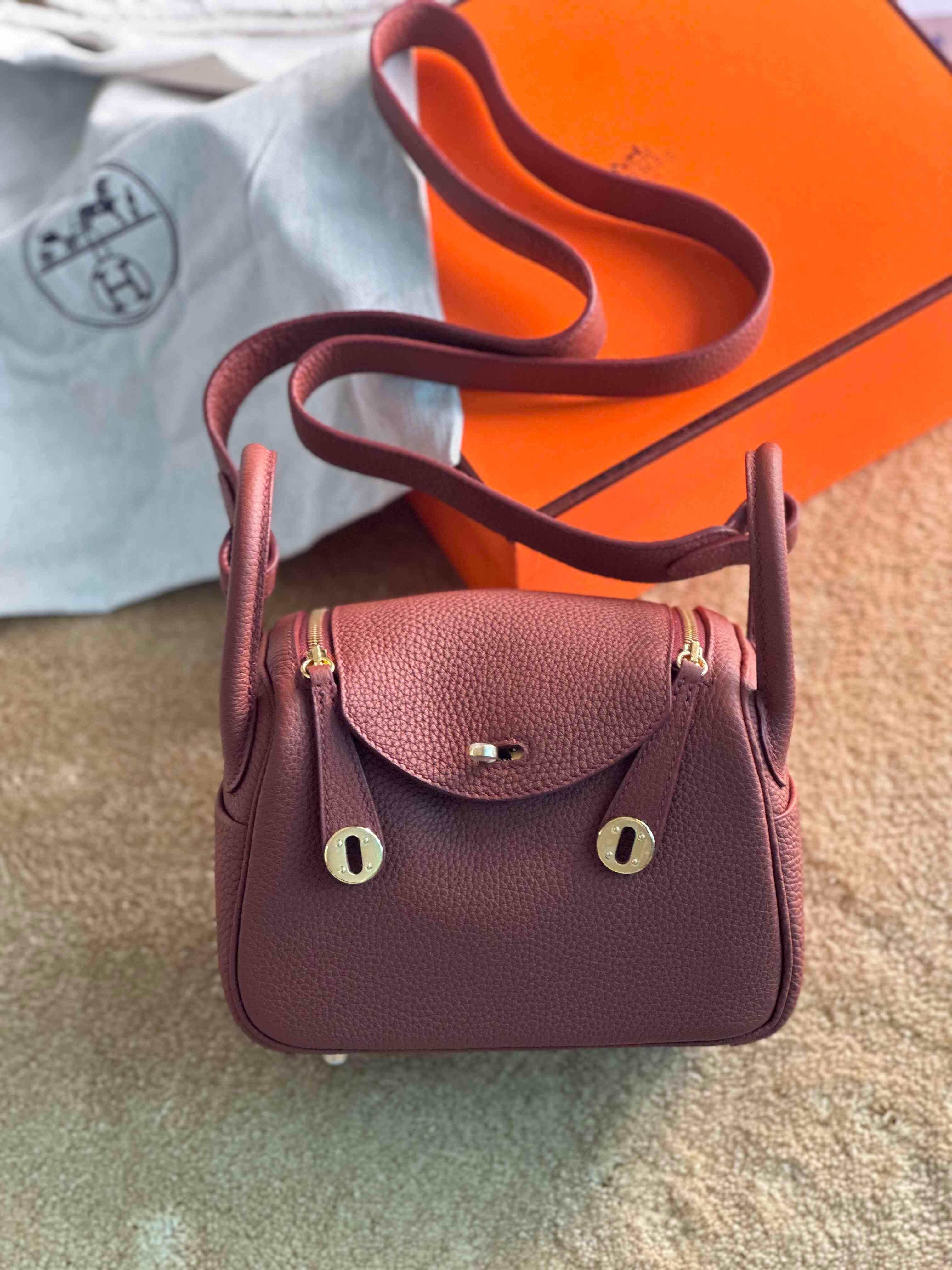 Hermès Mini Lindy Togo Bag – Compact Luxury Icon