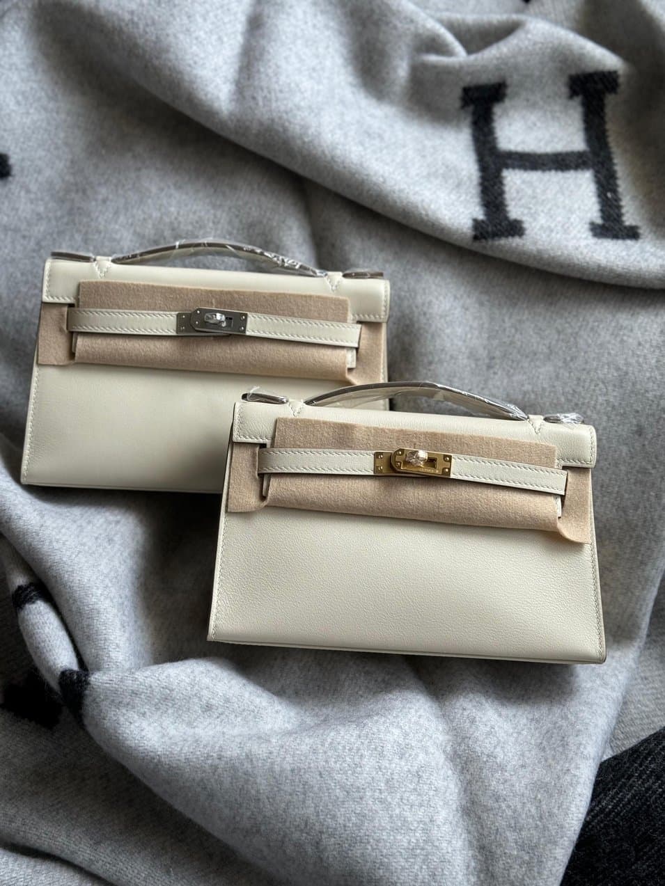 Hermès Kelly Pochette Swift – All Colors & Hardware Options