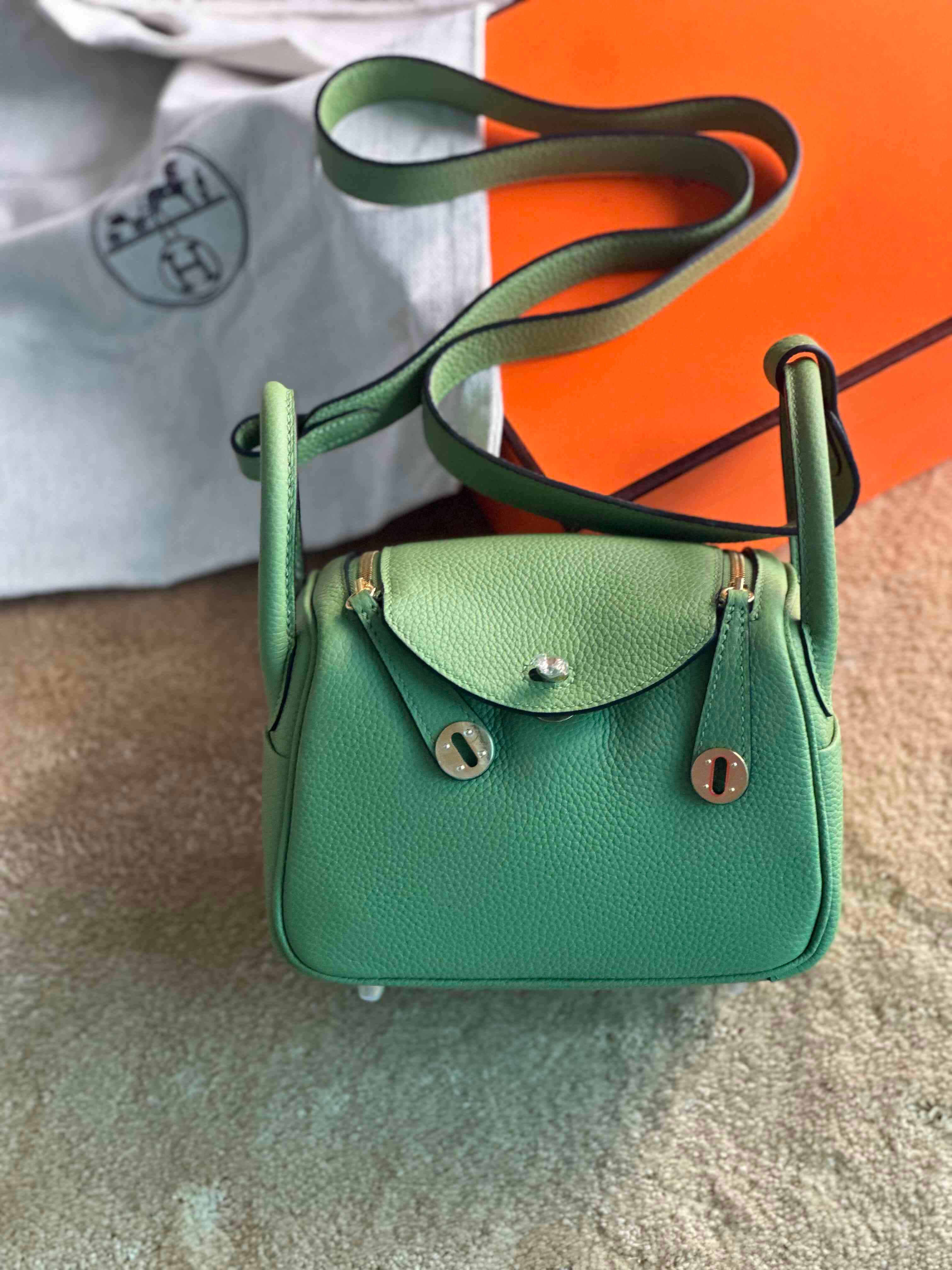 Hermès Mini Lindy Togo Bag – Compact Luxury Icon