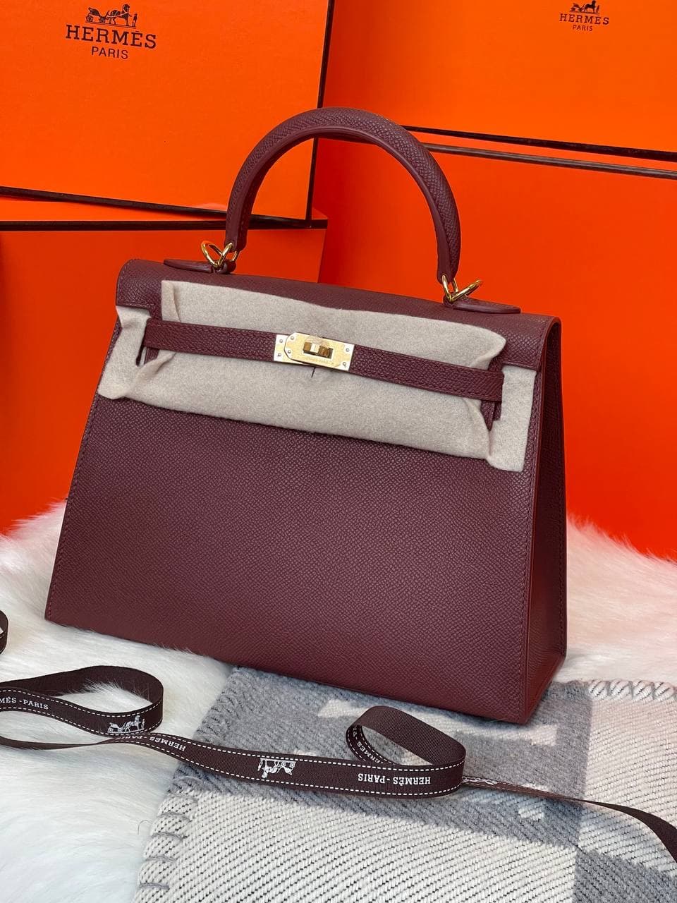 Hermès Kelly 25 Epsom Leather Bag – Full Color Collection Available in UAE & GCC