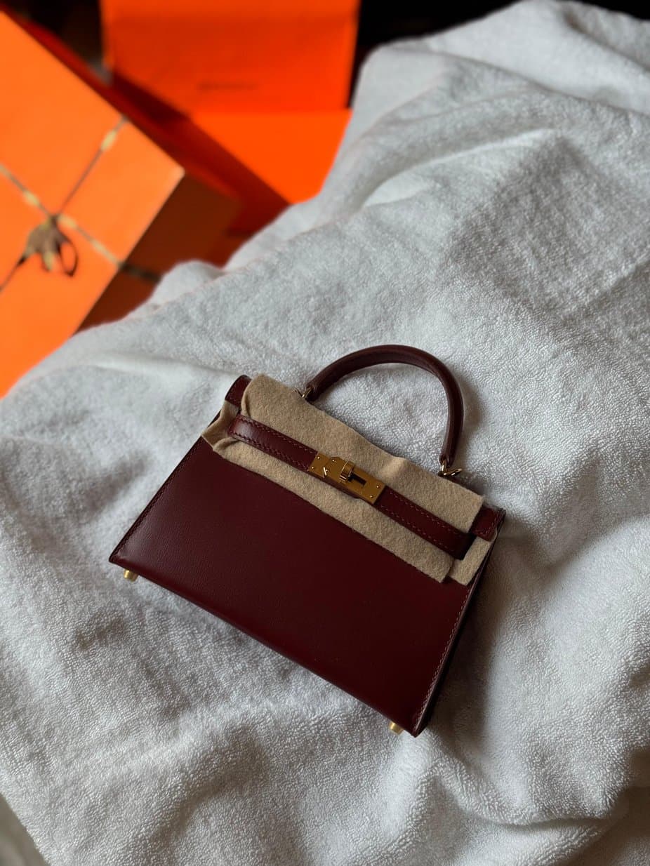 Hermès Mini Kelly Box Calf – Timeless Parisian Elegance