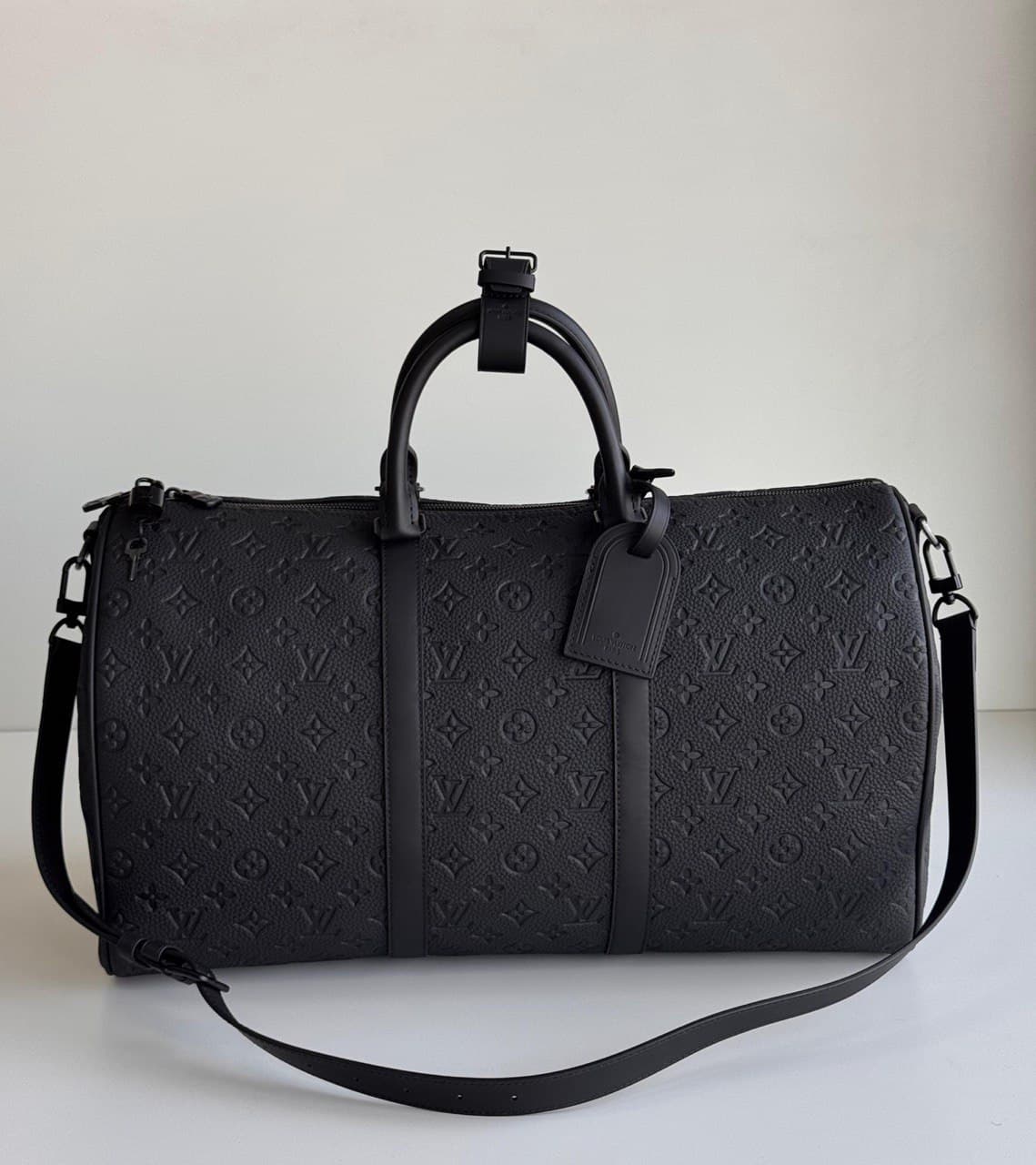 Louis Vuitton Keepall Bandoulière Luxury Travel Bag