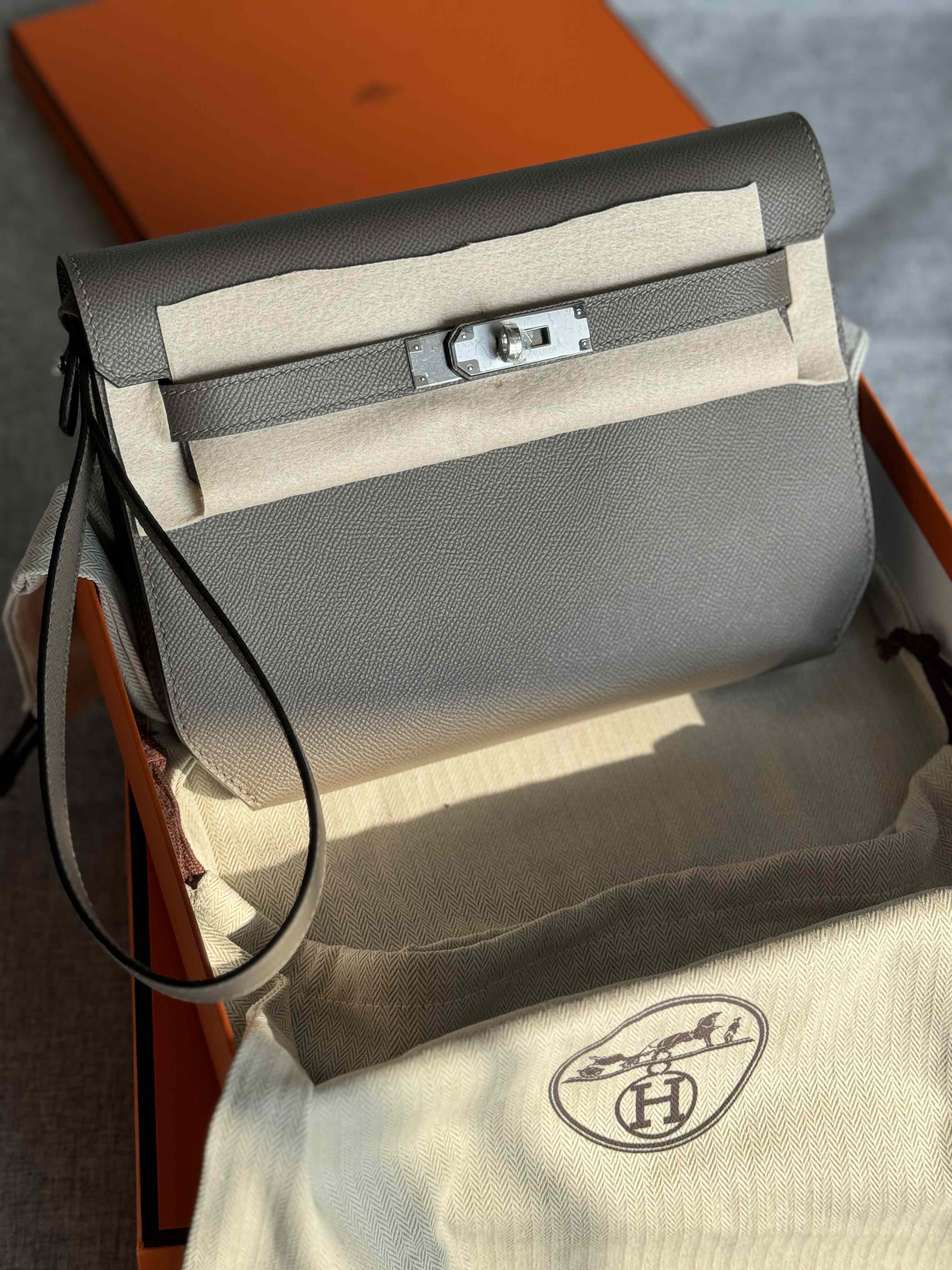 Hermès Kelly Depeche Epsom – Structured Sophistication in Every Detail