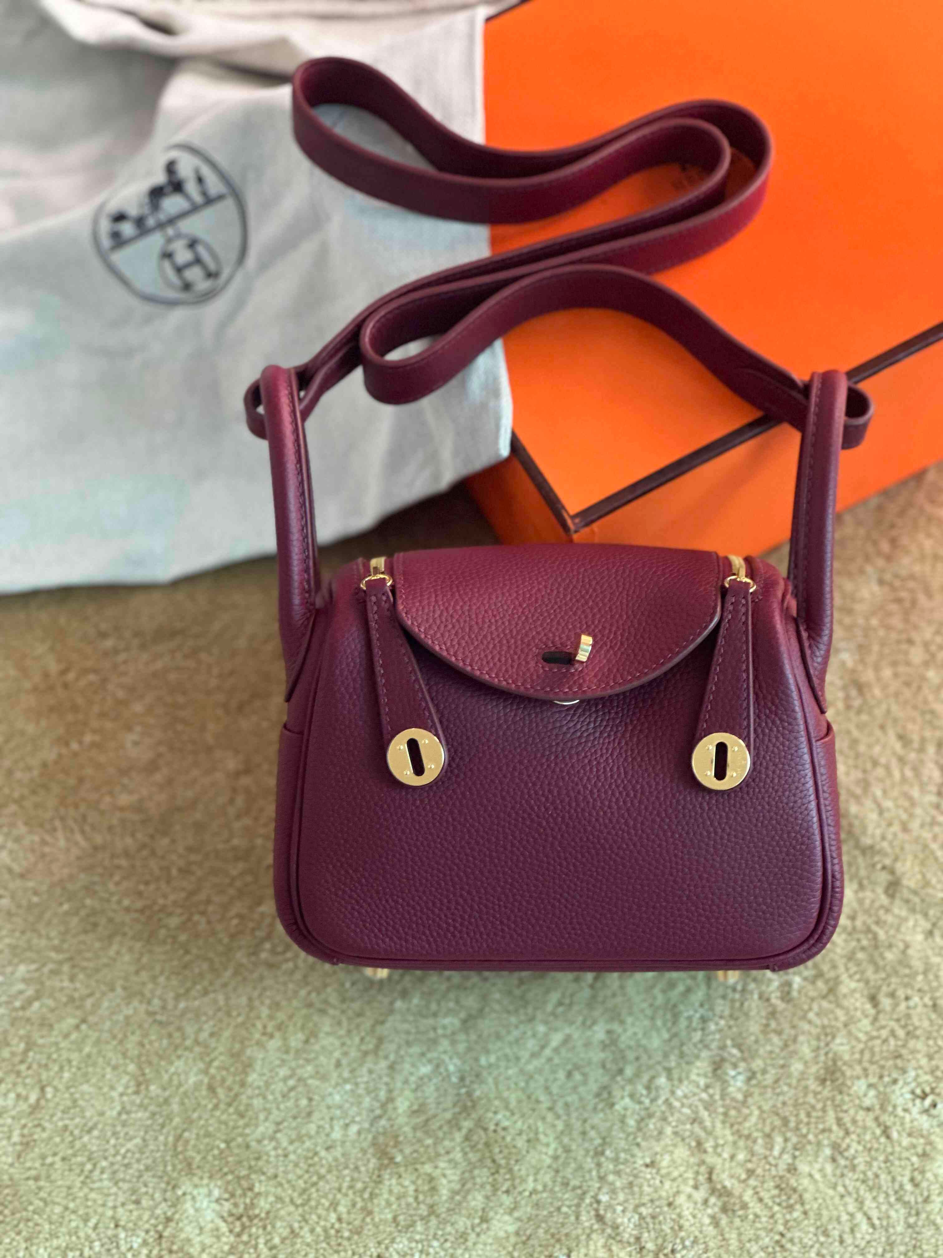 Hermès Mini Lindy Togo Bag – Compact Luxury Icon