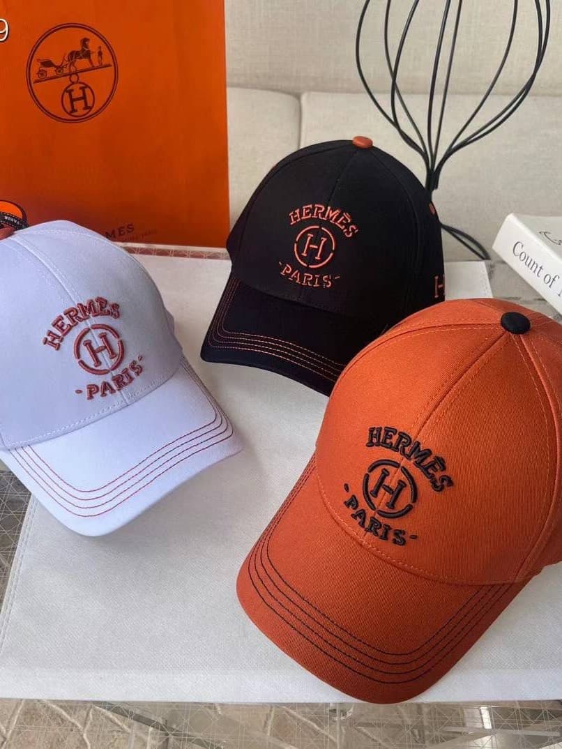 Hermès Paris Embroidered Logo Cap