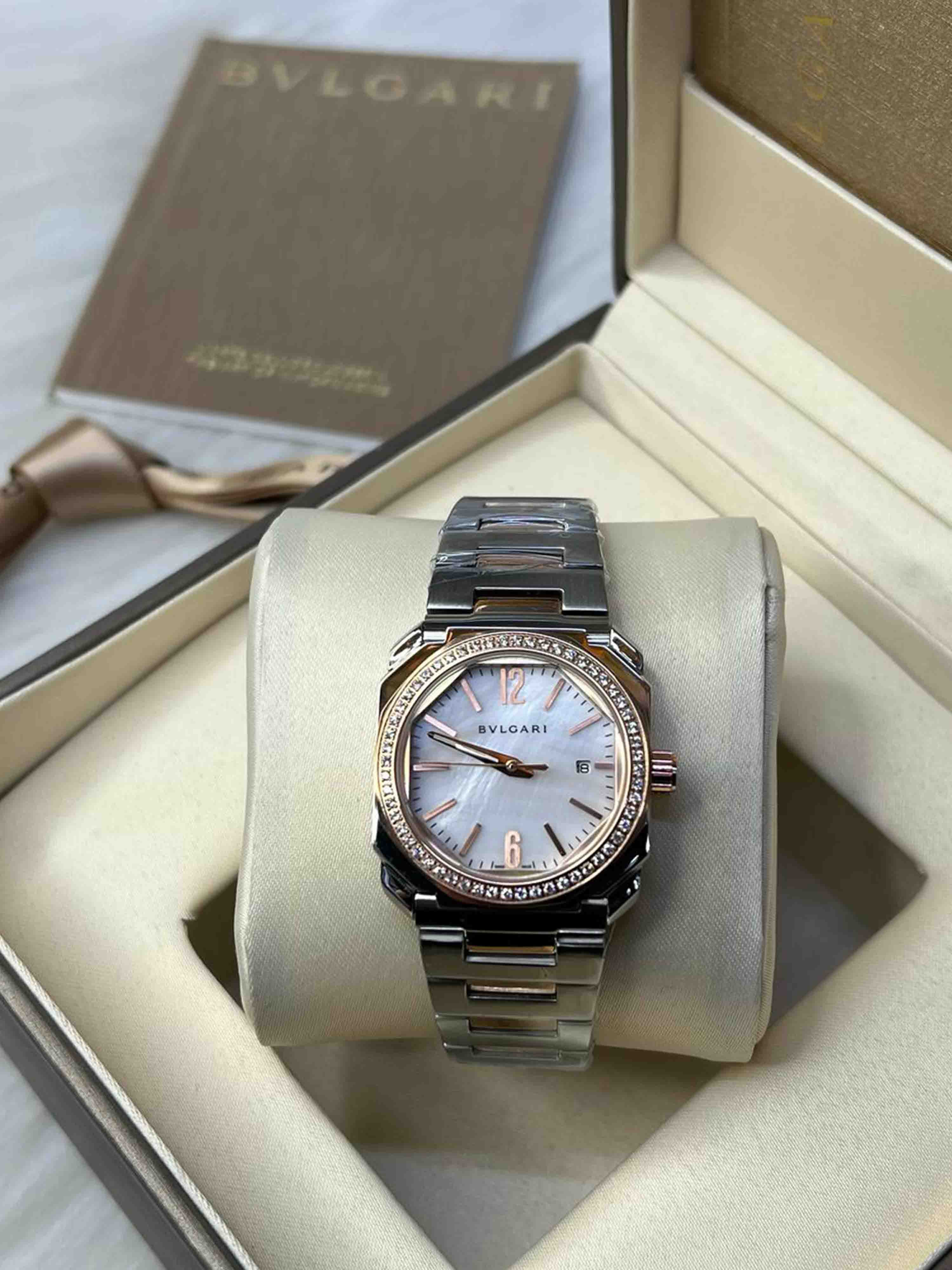 Bvlgari Octo Roma Lady Collection – White Mother-of-Pearl & Green Dial (Diamond Bezel, Steel Bracelet)