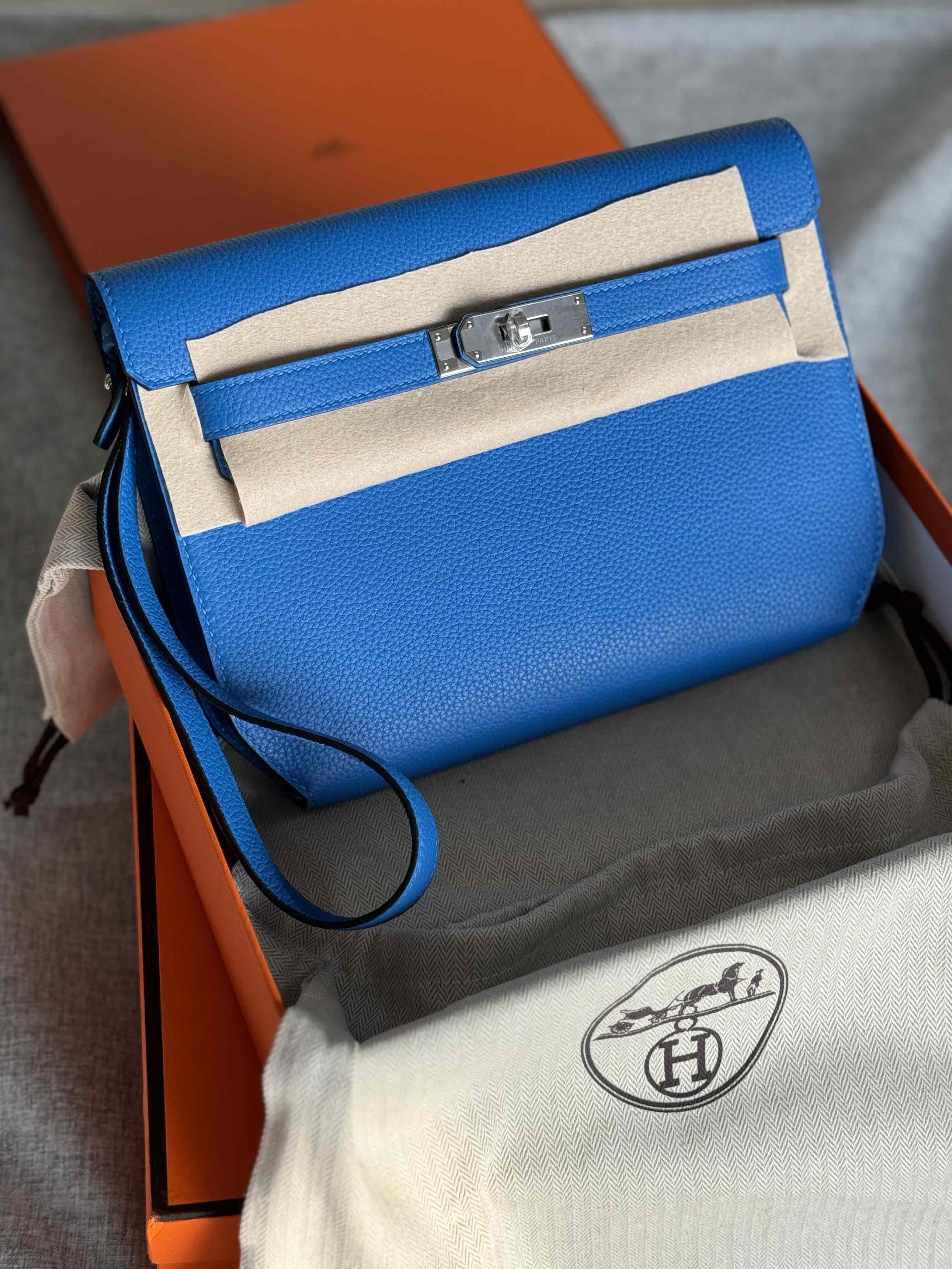 Hermès Kelly Depeche Togo – Classic Texture, Modern Power
