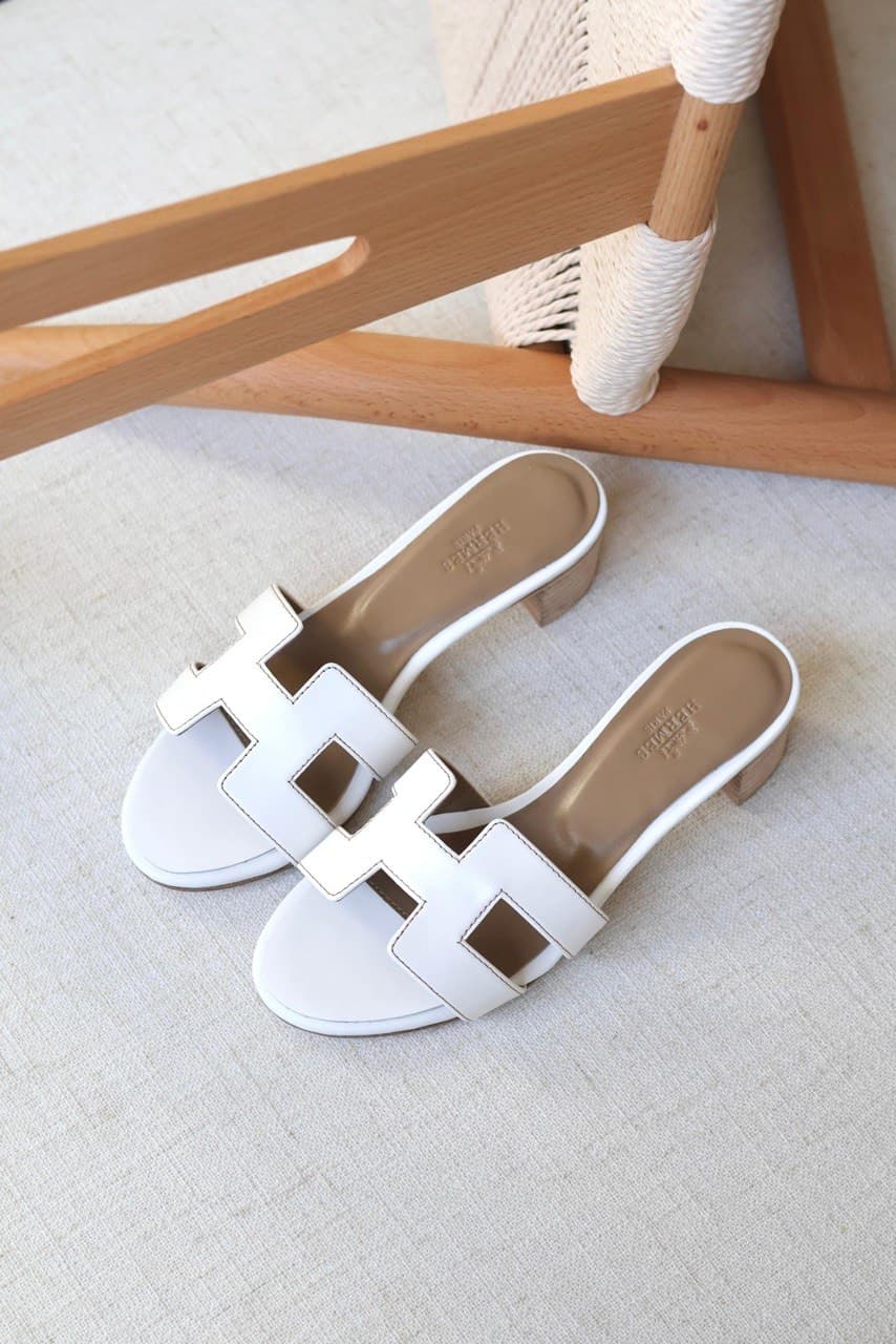 Hermès Oasis Low Heel H Cut Sandal