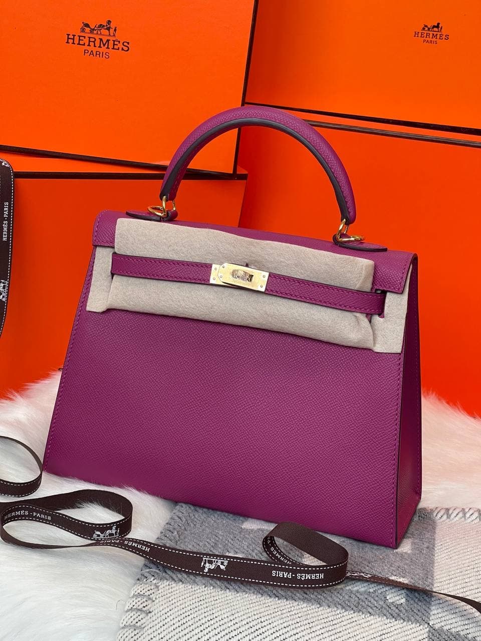 Hermès Kelly 25 Epsom Leather Bag – Full Color Collection Available in UAE & GCC