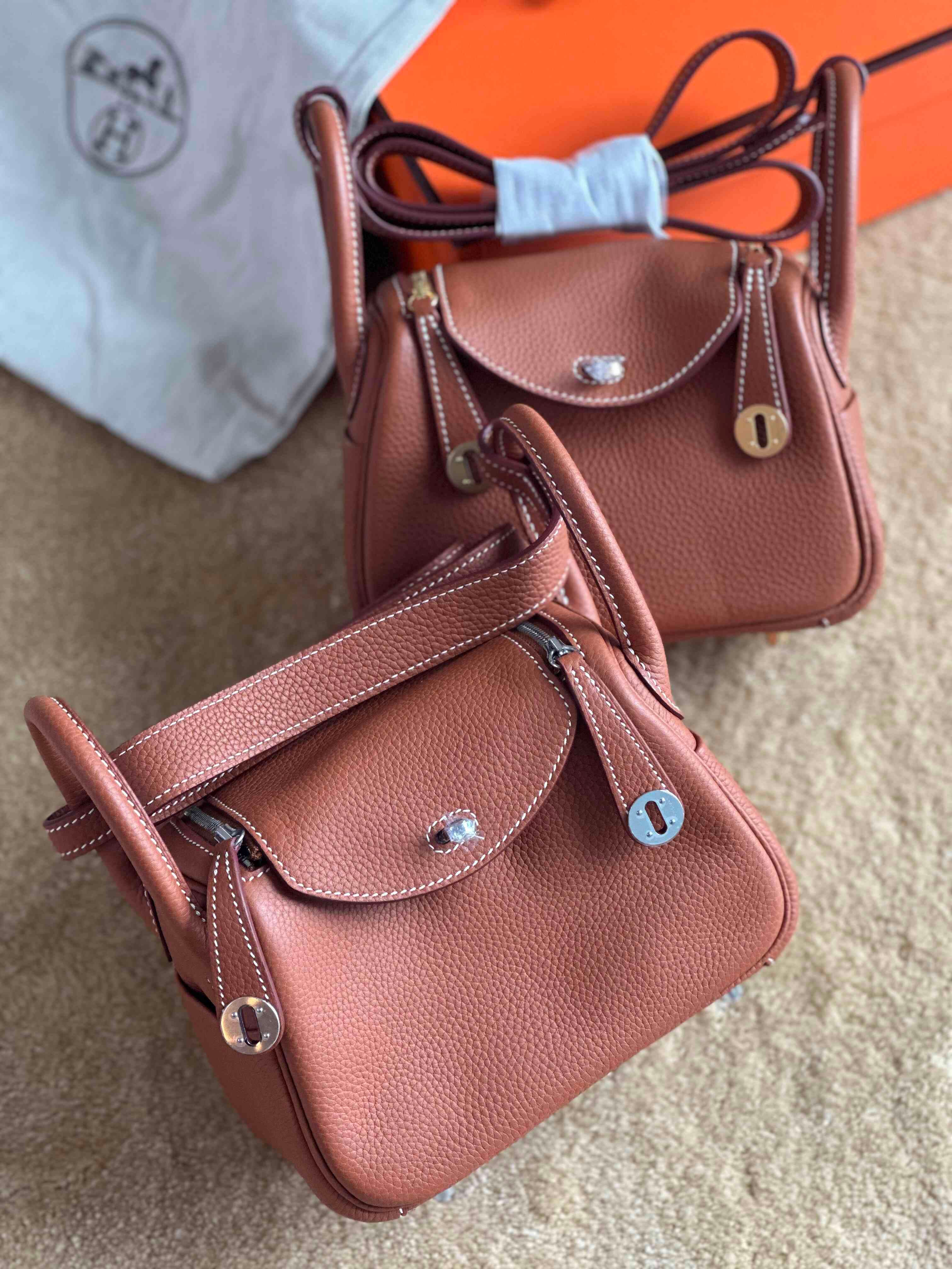 Hermès Mini Lindy Togo Bag – Compact Luxury Icon