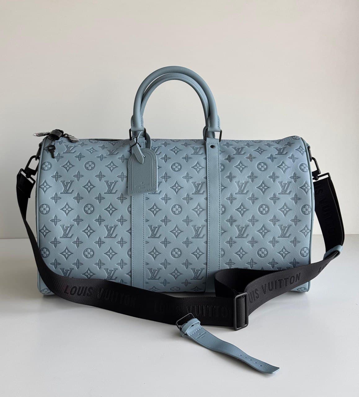 Louis Vuitton Keepall Bandoulière Luxury Travel Bag