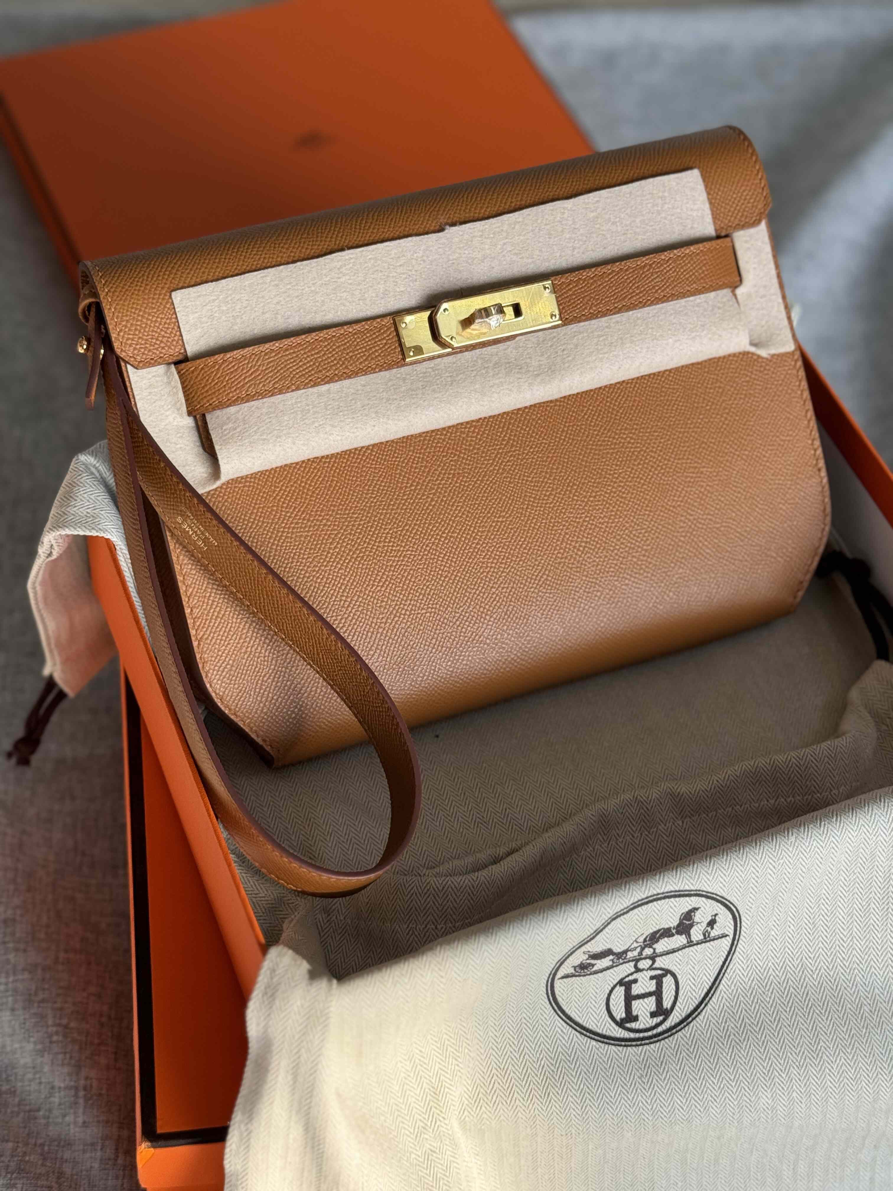 Hermès Kelly Depeche Epsom – Structured Sophistication in Every Detail
