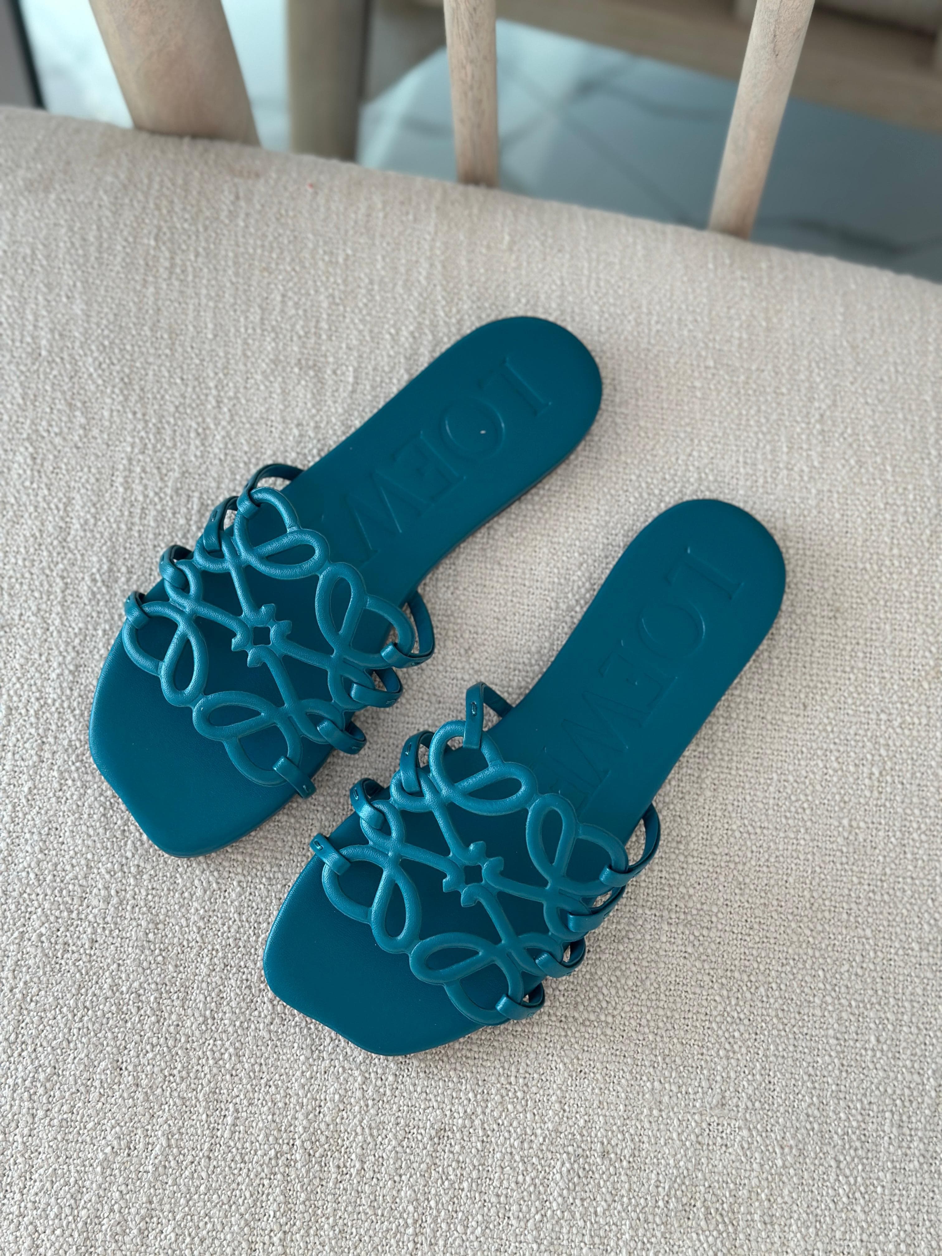 Loewe Petal Anagram Slides