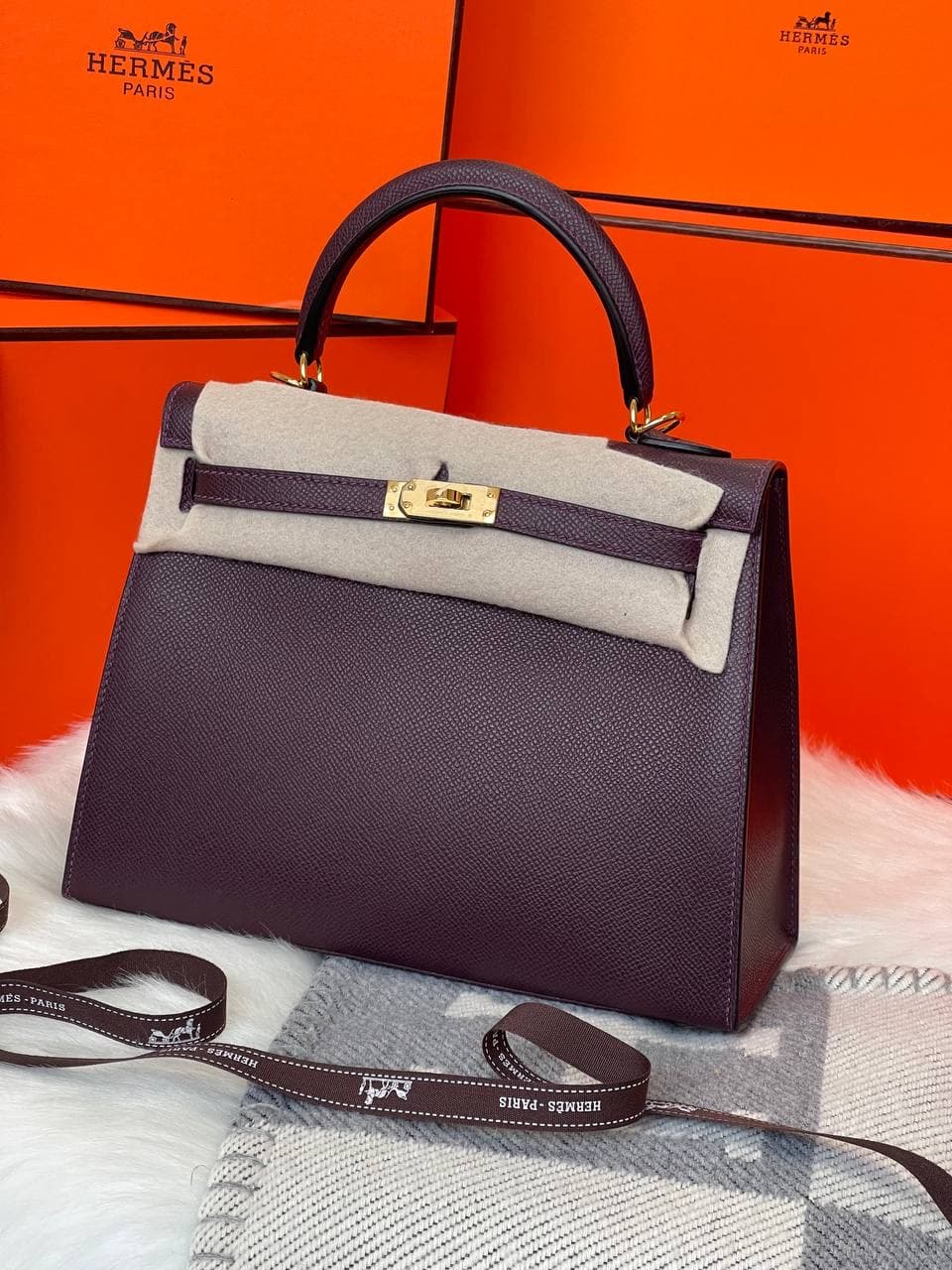 Hermès Kelly 25 Epsom Leather Bag – Full Color Collection Available in UAE & GCC