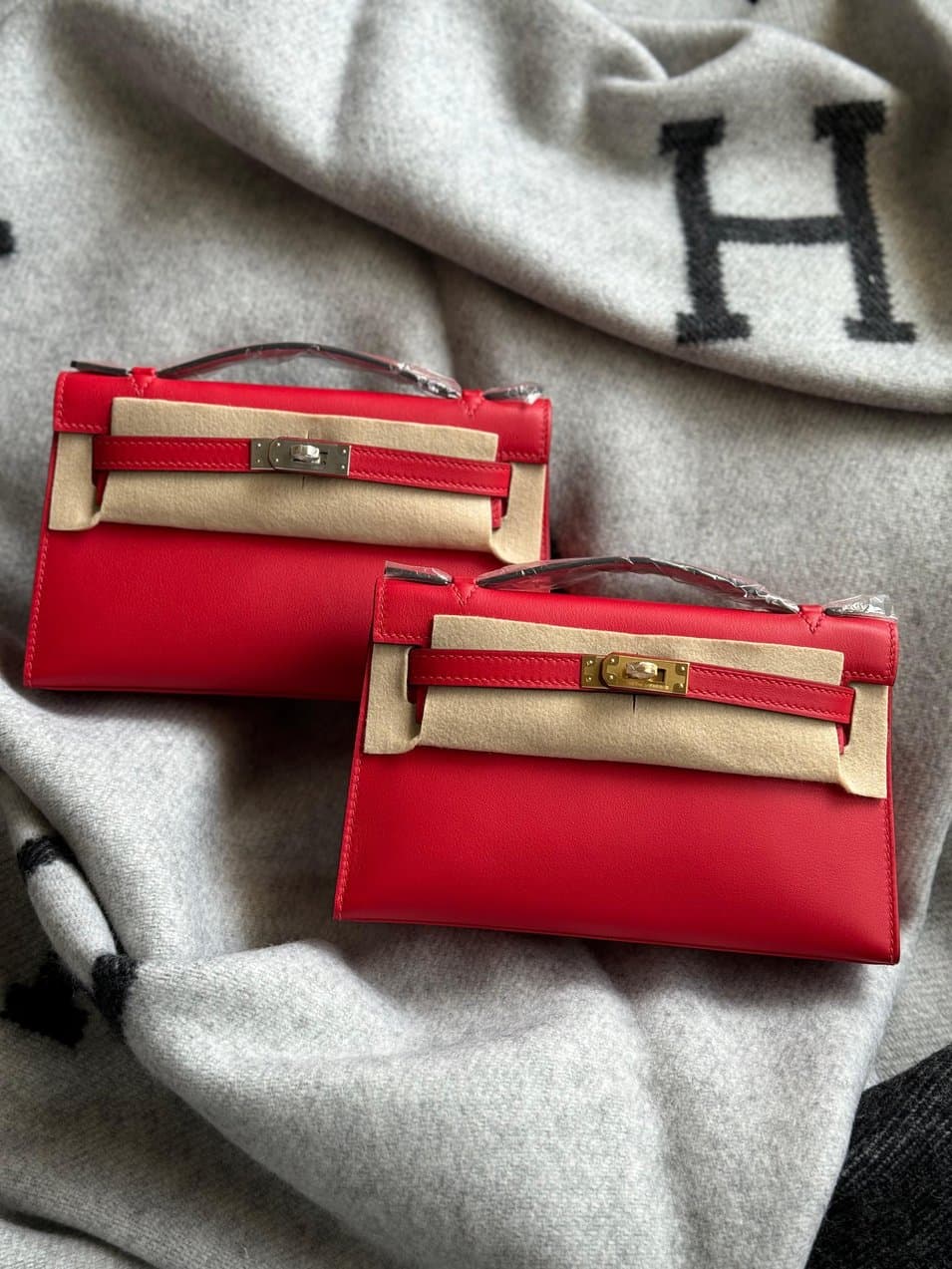 Hermès Kelly Pochette Swift – All Colors & Hardware Options