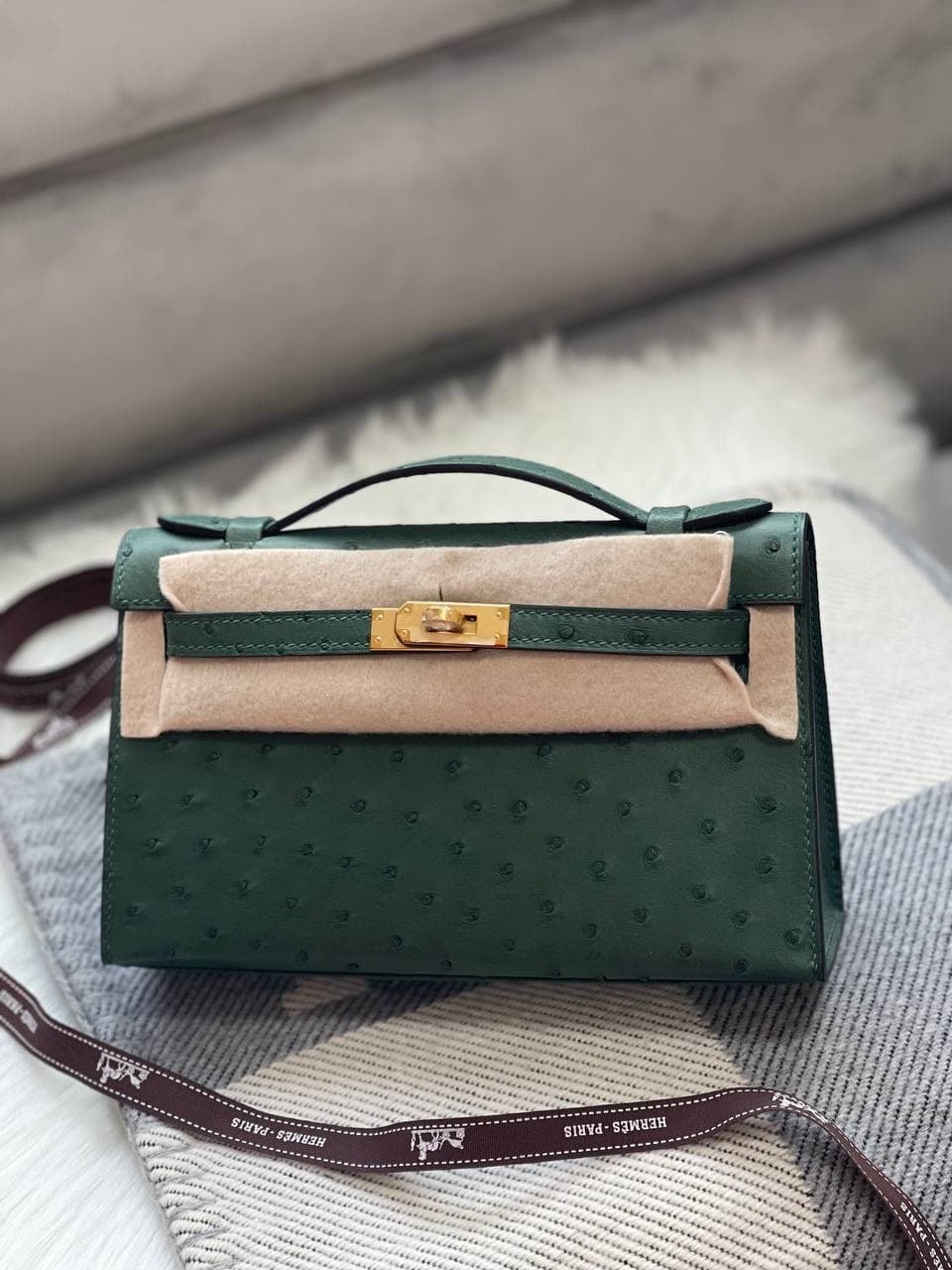 Hermès Kelly Pochette Ostrich – Rare Exotic Luxury Handcrafted Bag
