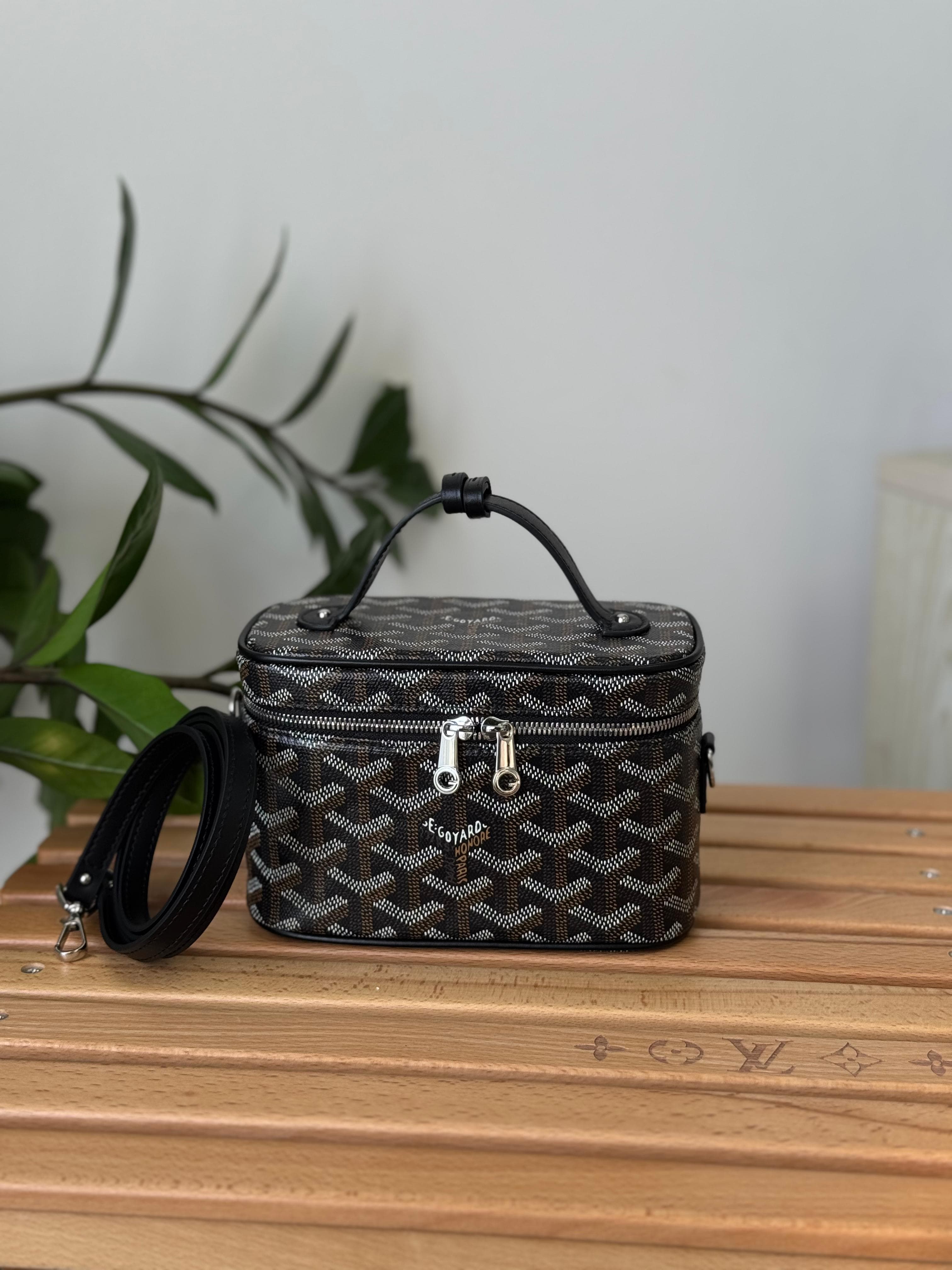 Goyard Muse Mini Vanity Case – Trending Luxury Crossbody