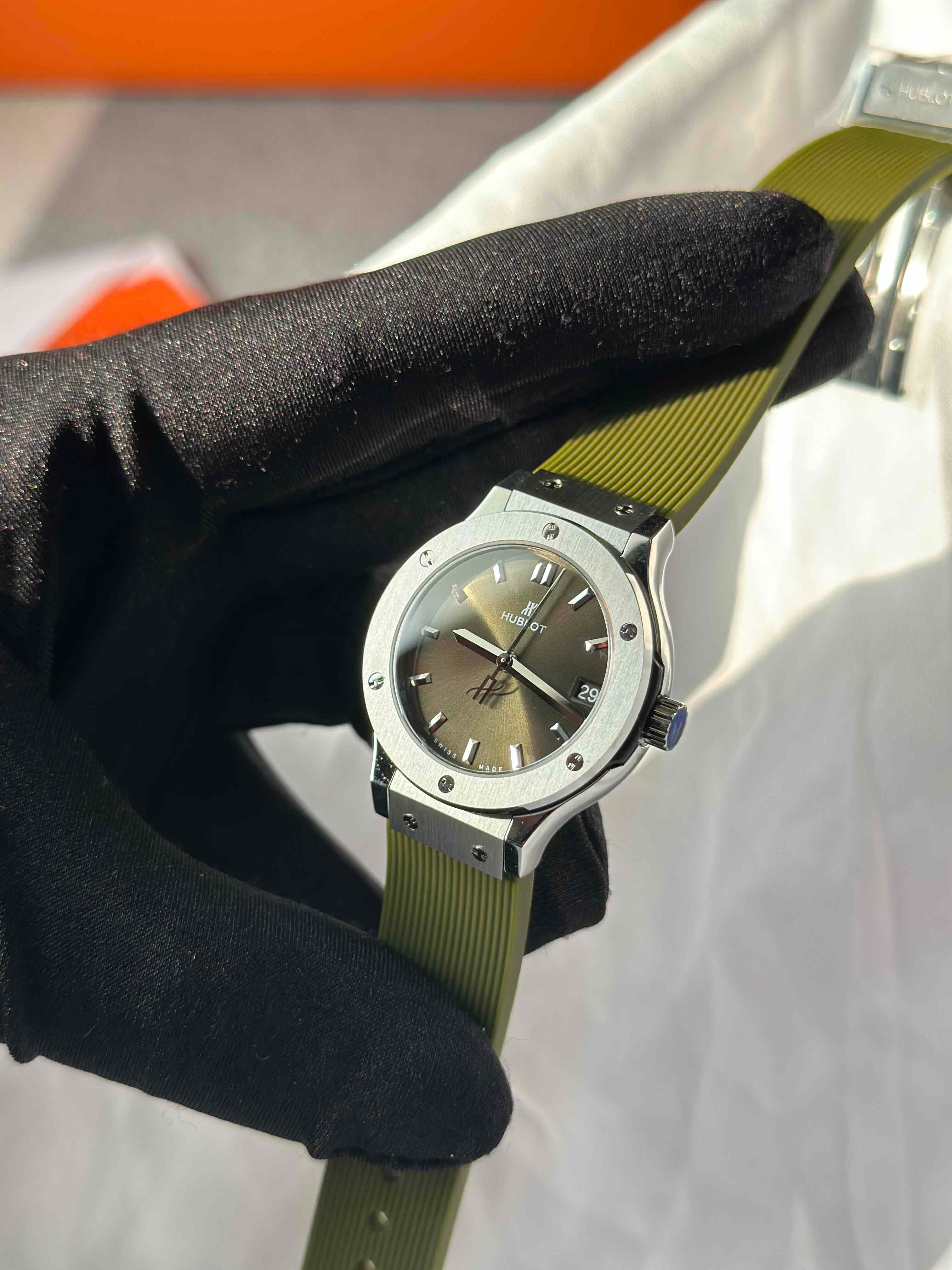 Hublot Classic Fusion Green Rubber Watch – 38mm Silver Case with Grey Dial