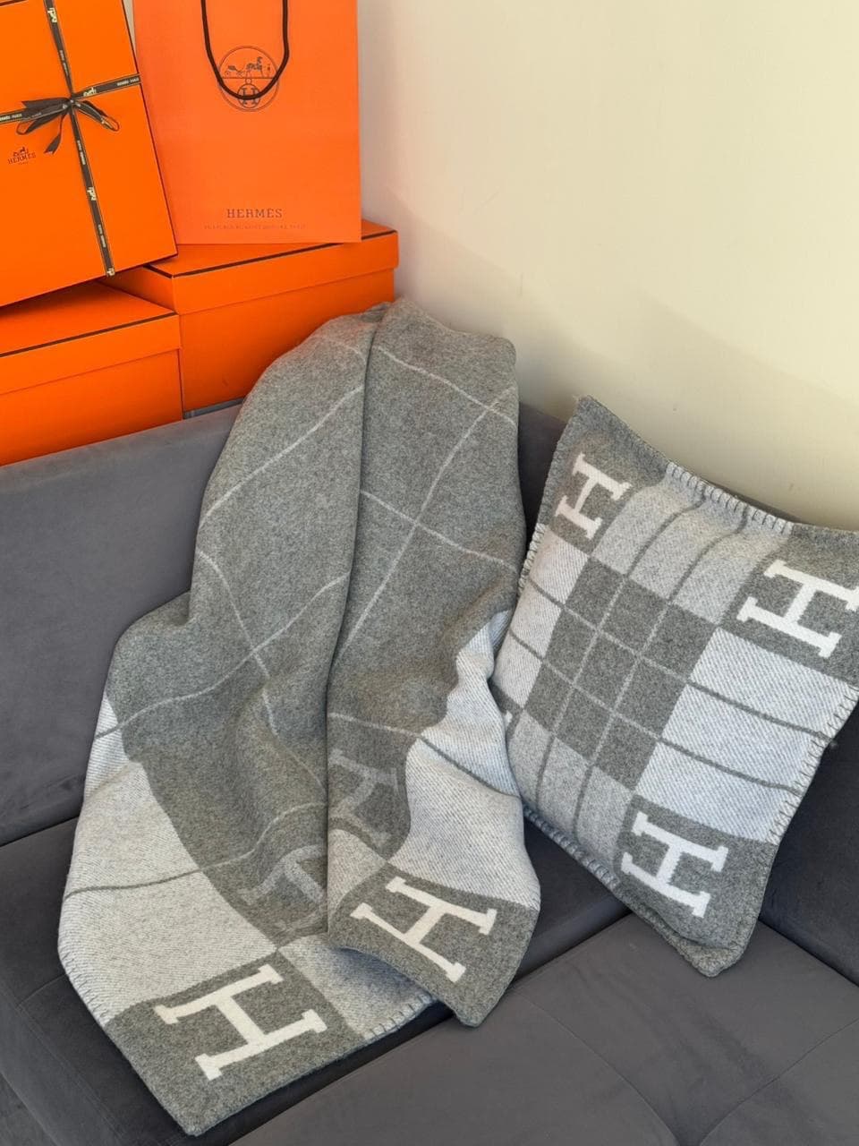 Hermès Avalon Throw Blanket & Cushion – Iconic H Wool Cashmere Collection