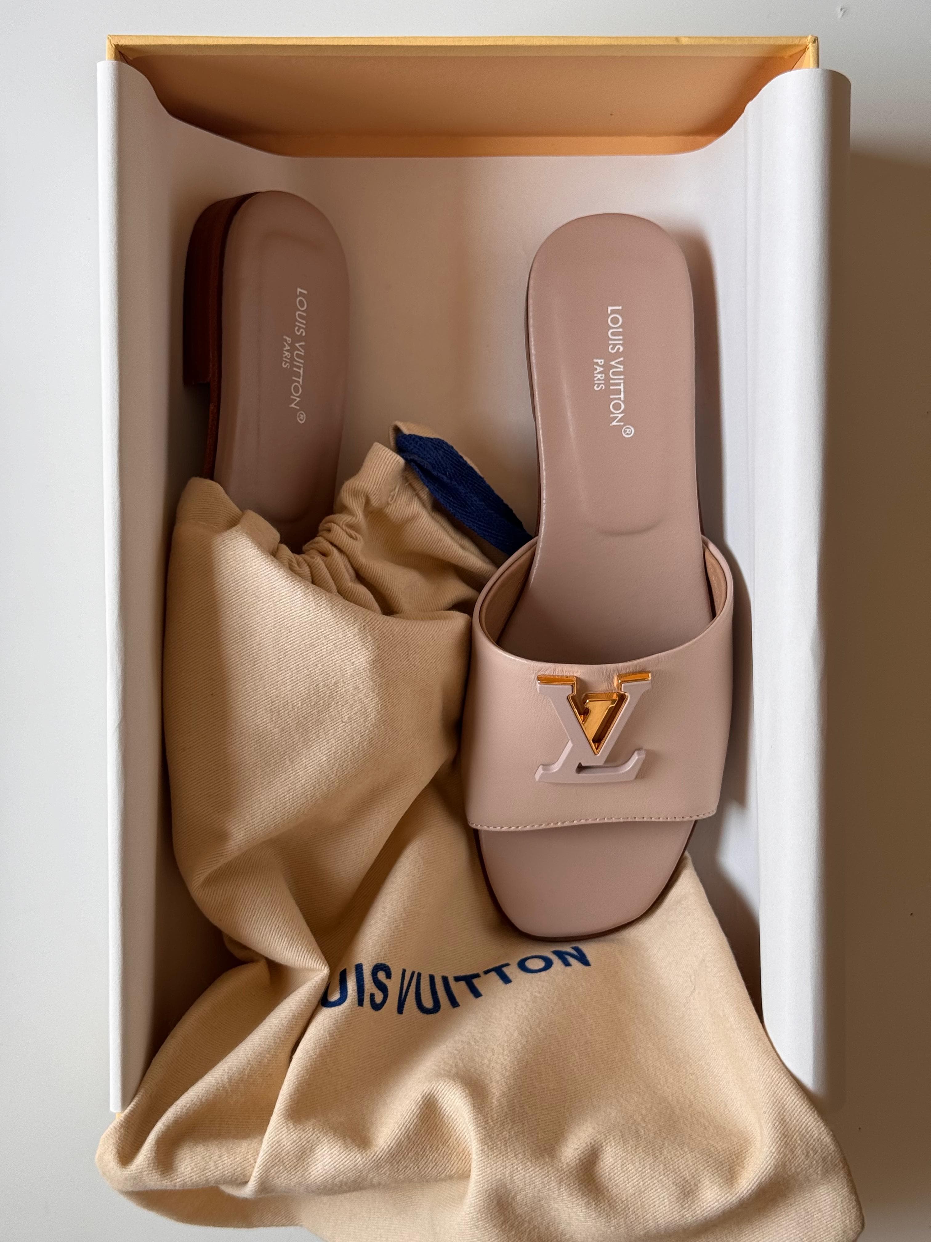 Louis Vuitton Women Sandals Flat