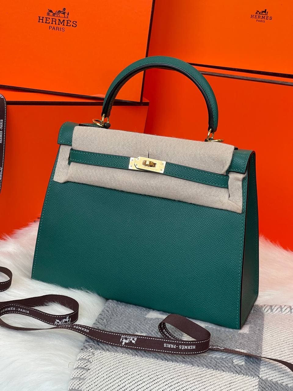 Hermès Kelly 25 Epsom Leather Bag – Full Color Collection Available in UAE & GCC