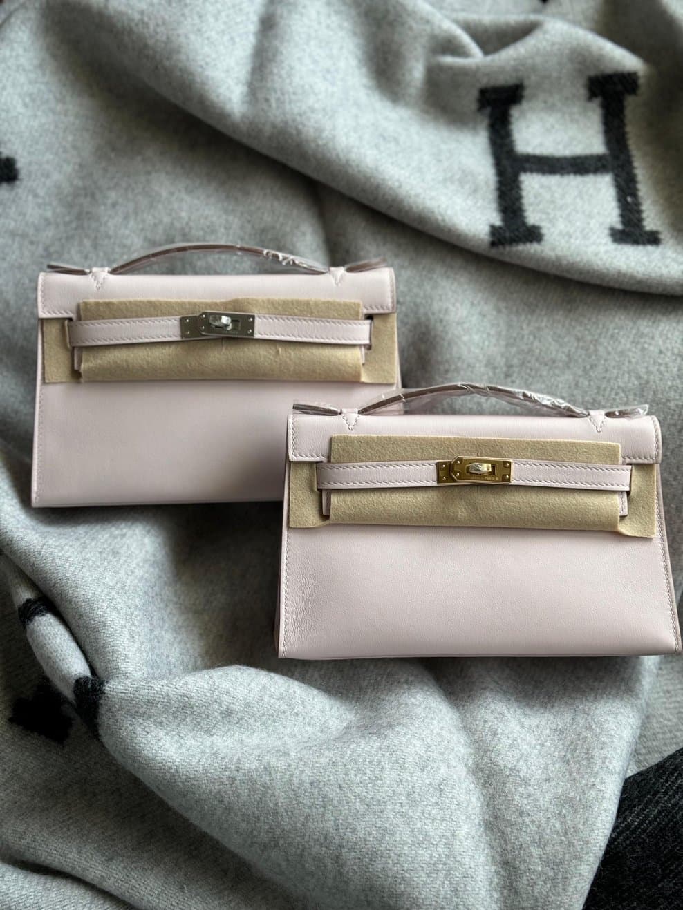 Hermès Kelly Pochette Swift – All Colors & Hardware Options