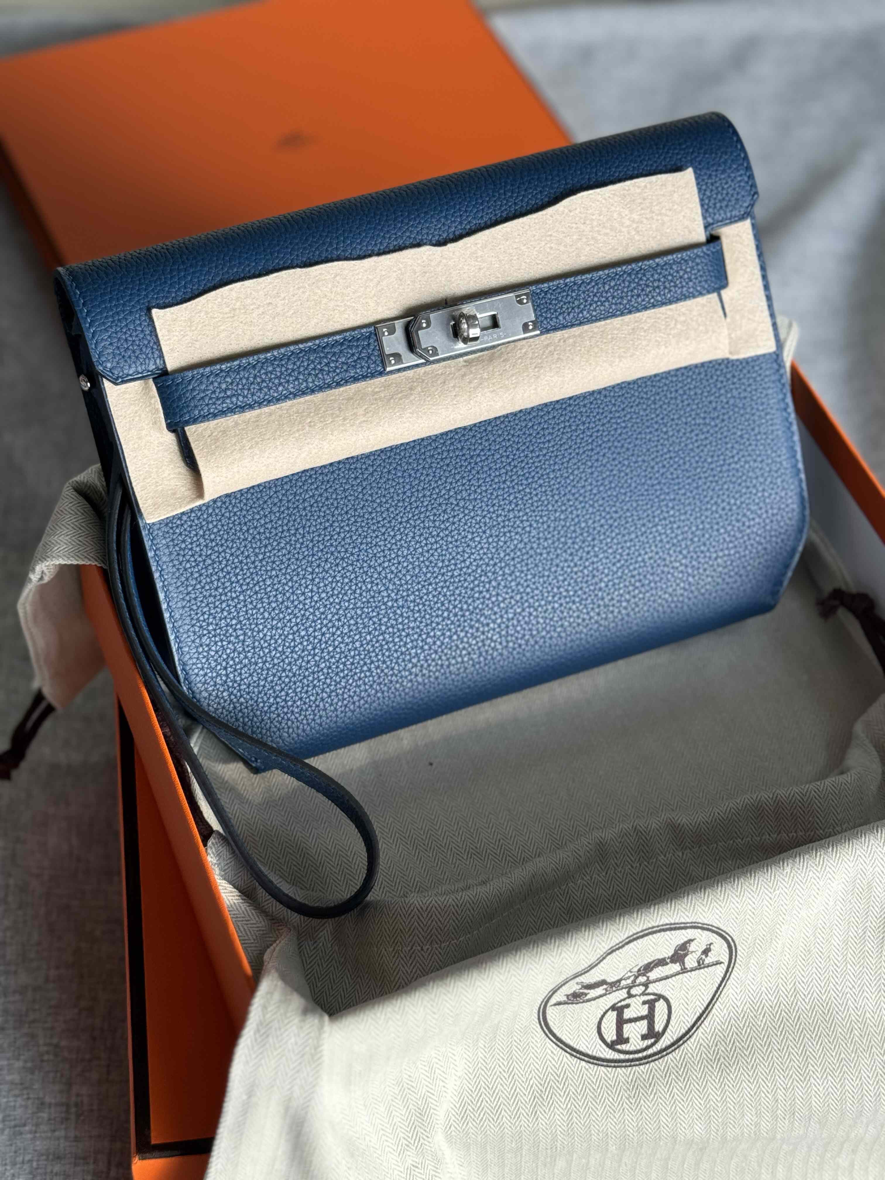 Hermès Kelly Depeche Togo – Classic Texture, Modern Power