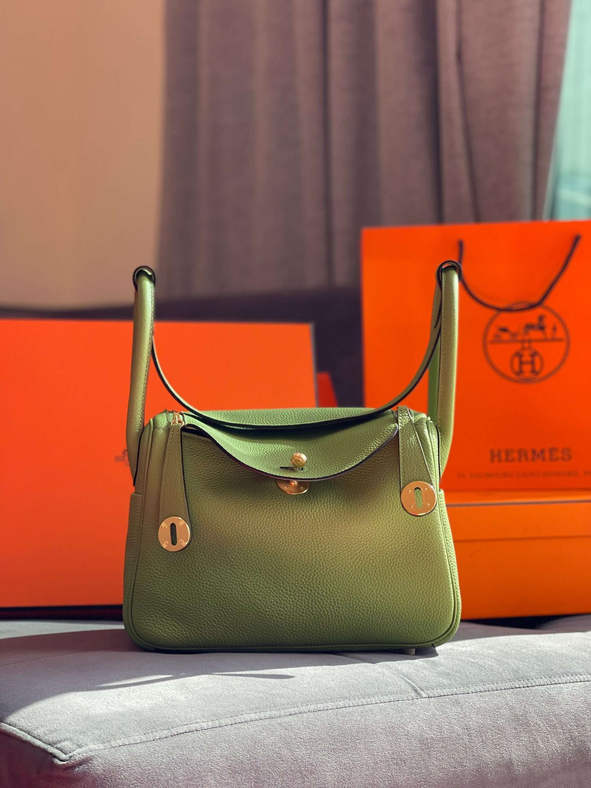Hermès Lindy Togo Bag – Luxury Everyday Handcrafted Tote