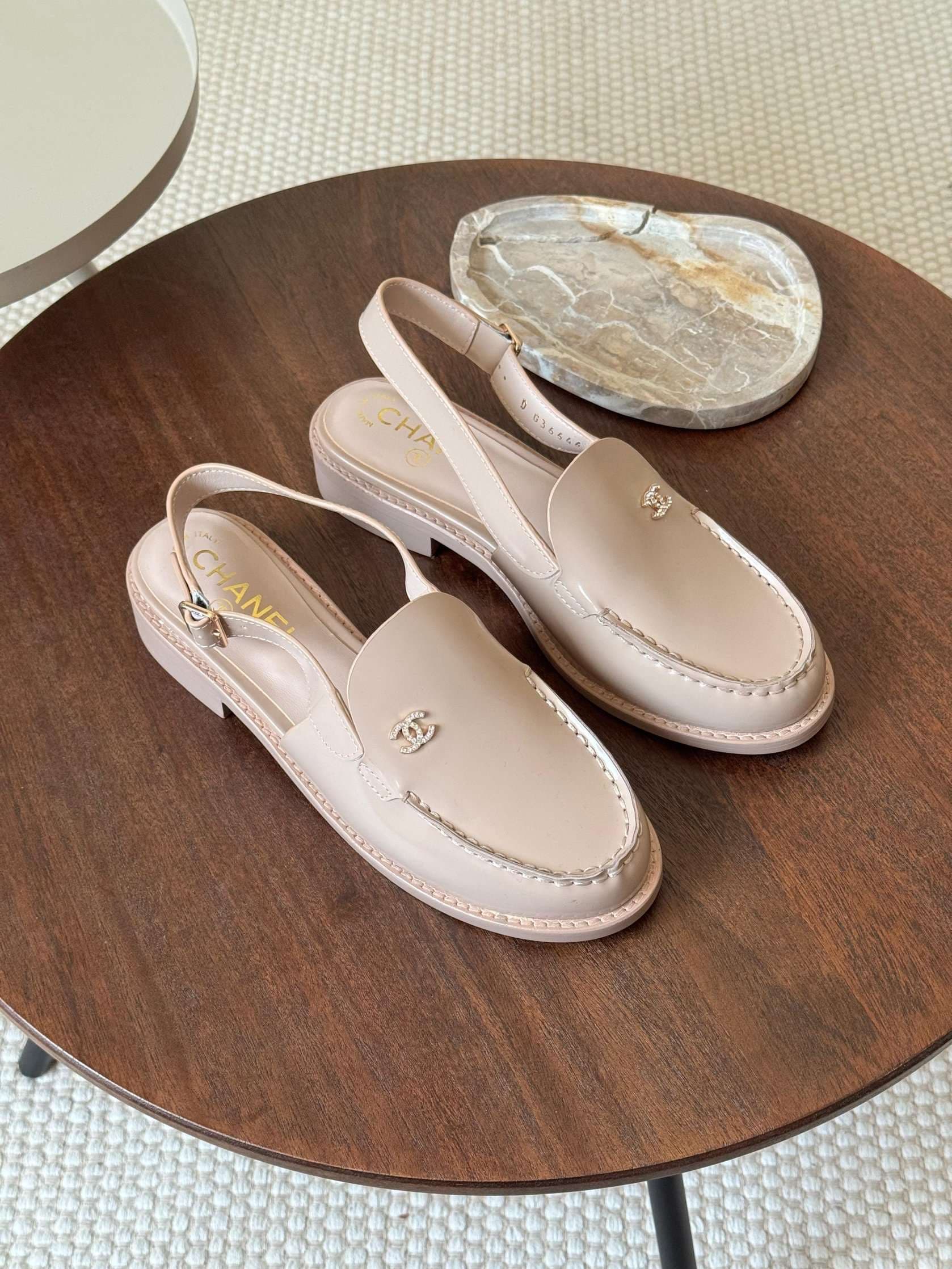 Chanel Slingback Loafer – Classic Black & Beige Leather Elegance