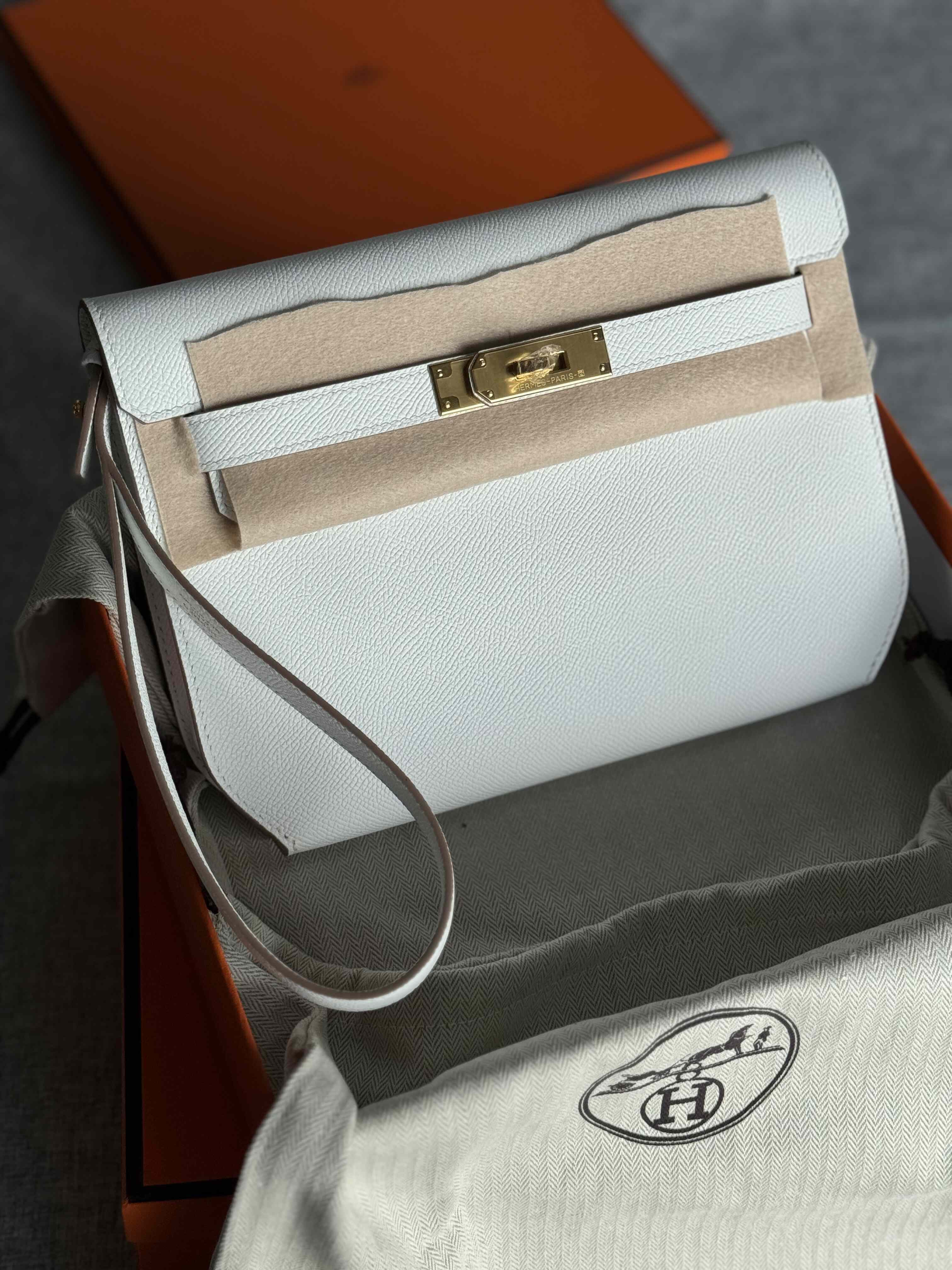 Hermès Kelly Depeche Epsom – Structured Sophistication in Every Detail