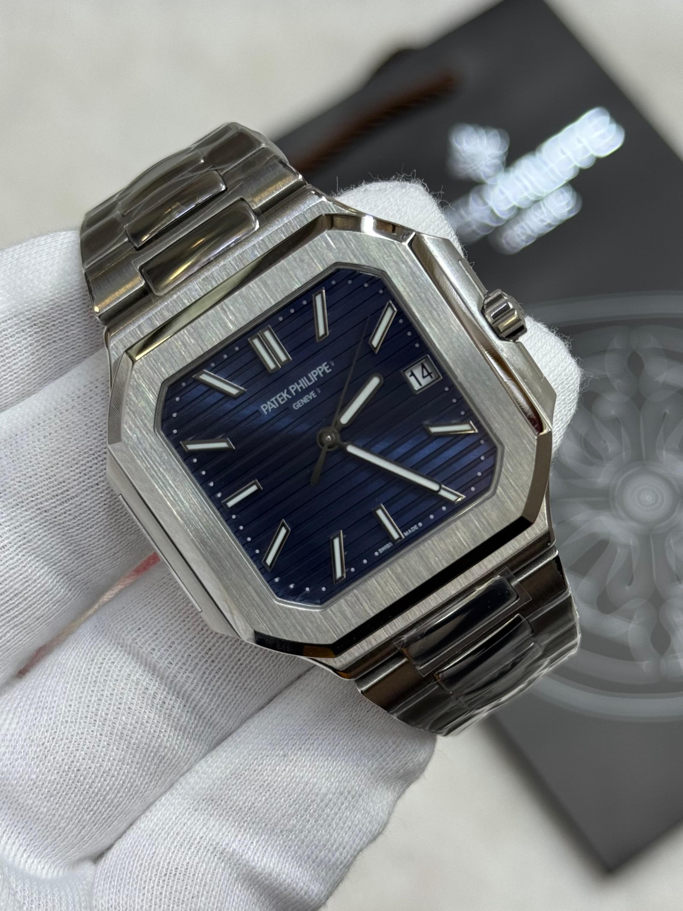 Patek Philippe Nautilus Automatic Men’s Watch – Premium Luxury Edition