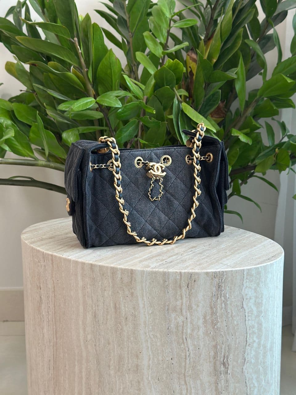 Chanel 22 Mini Hobo Bag – Luxury Quilted Leather – Dubai Collection