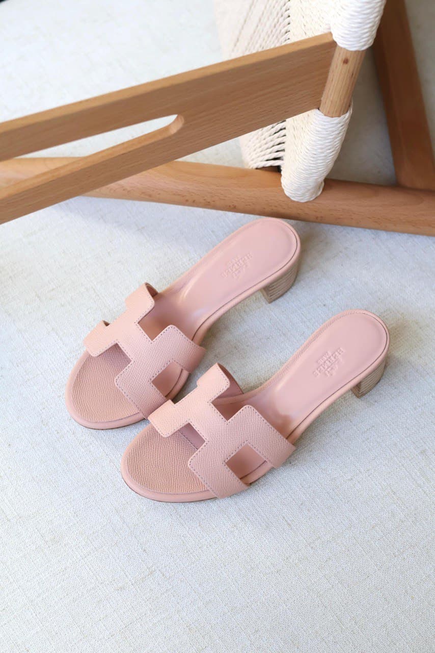 Hermès Oasis Low Heel H Cut Sandal