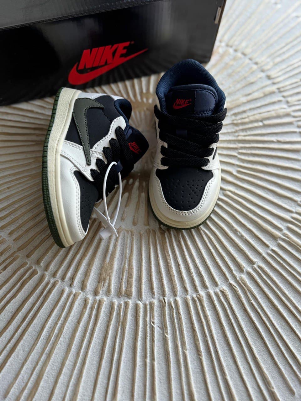 Nike Air Jordan 1 Low Kids Sneakers