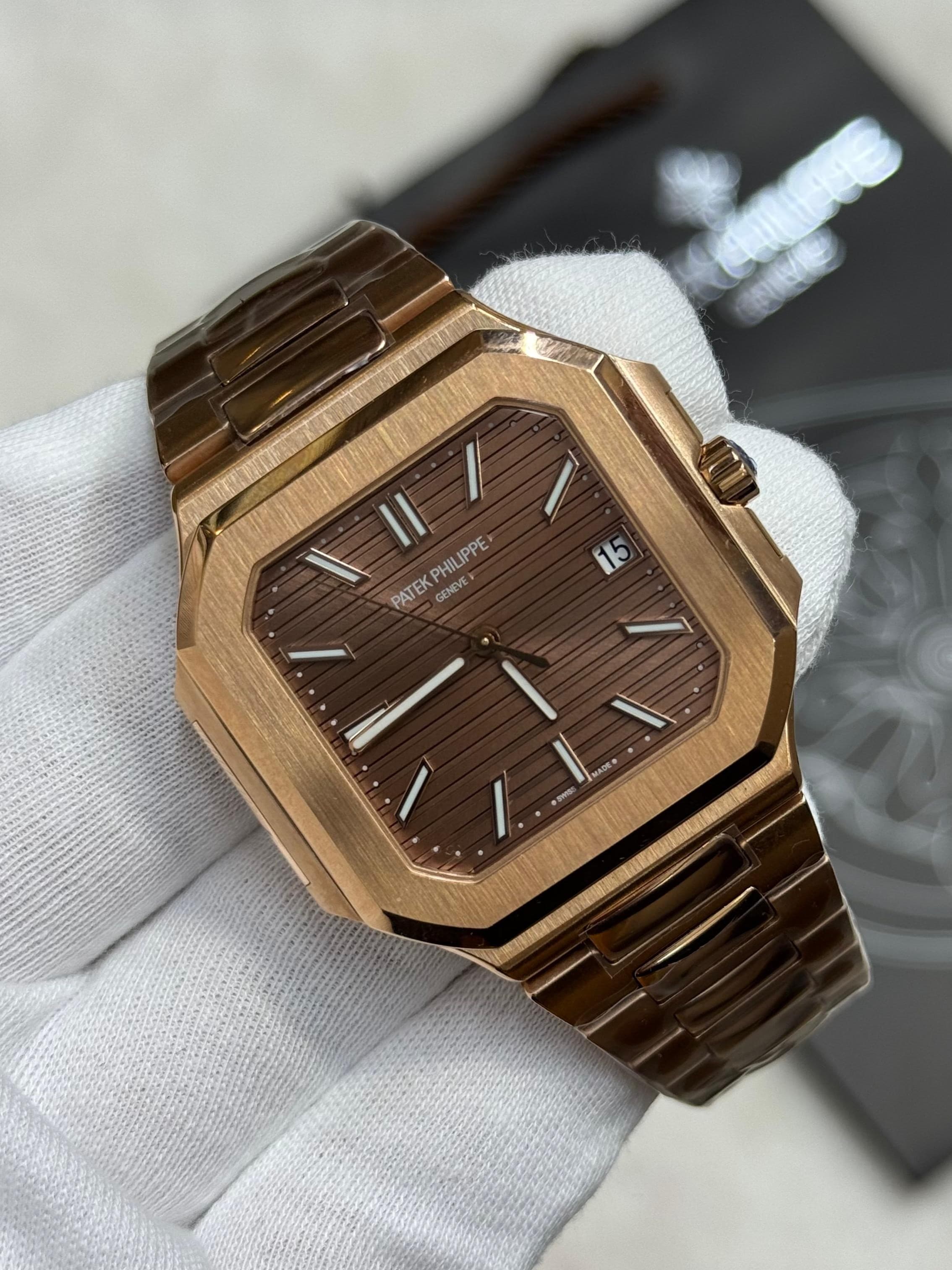 Patek Philippe Nautilus Automatic Men’s Watch – Premium Luxury Edition
